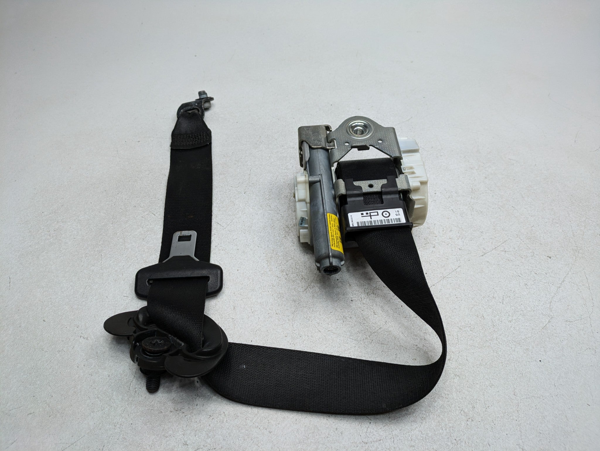 2016 - 2019 OEM BMW 330I FRONT LEFT DRIVER SIDE SEAT BELT RETRACTOR BLACK