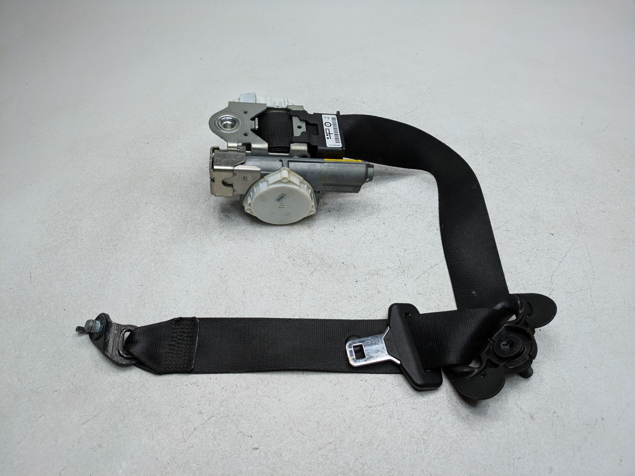 2016 - 2019 OEM BMW 330I FRONT LEFT DRIVER SIDE SEAT BELT RETRACTOR BLACK