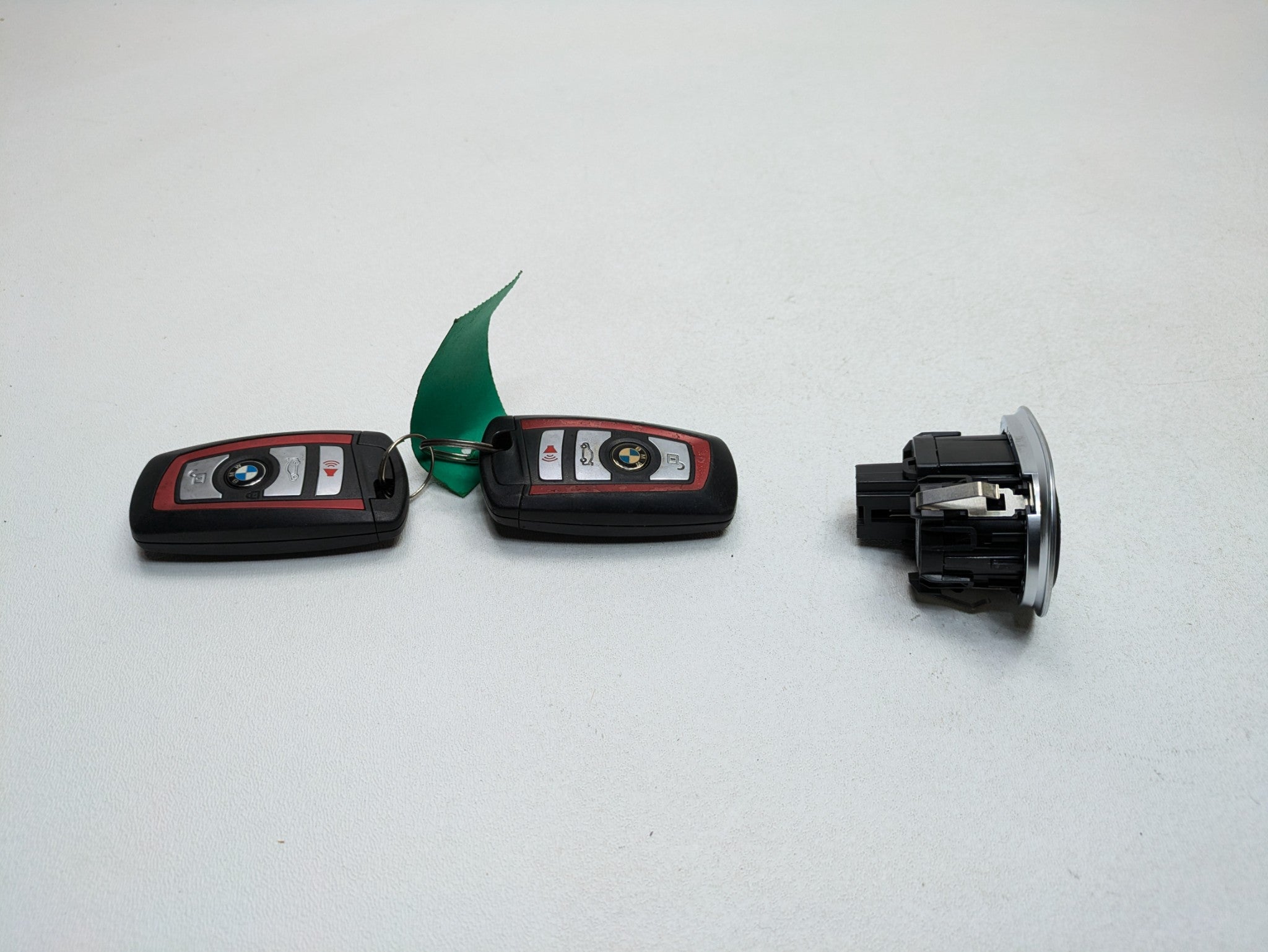 2016 - 2019 OEM BMW 330I PUSH BUTTON START AND STOP IGNITION SWITCH WITH KEYS
