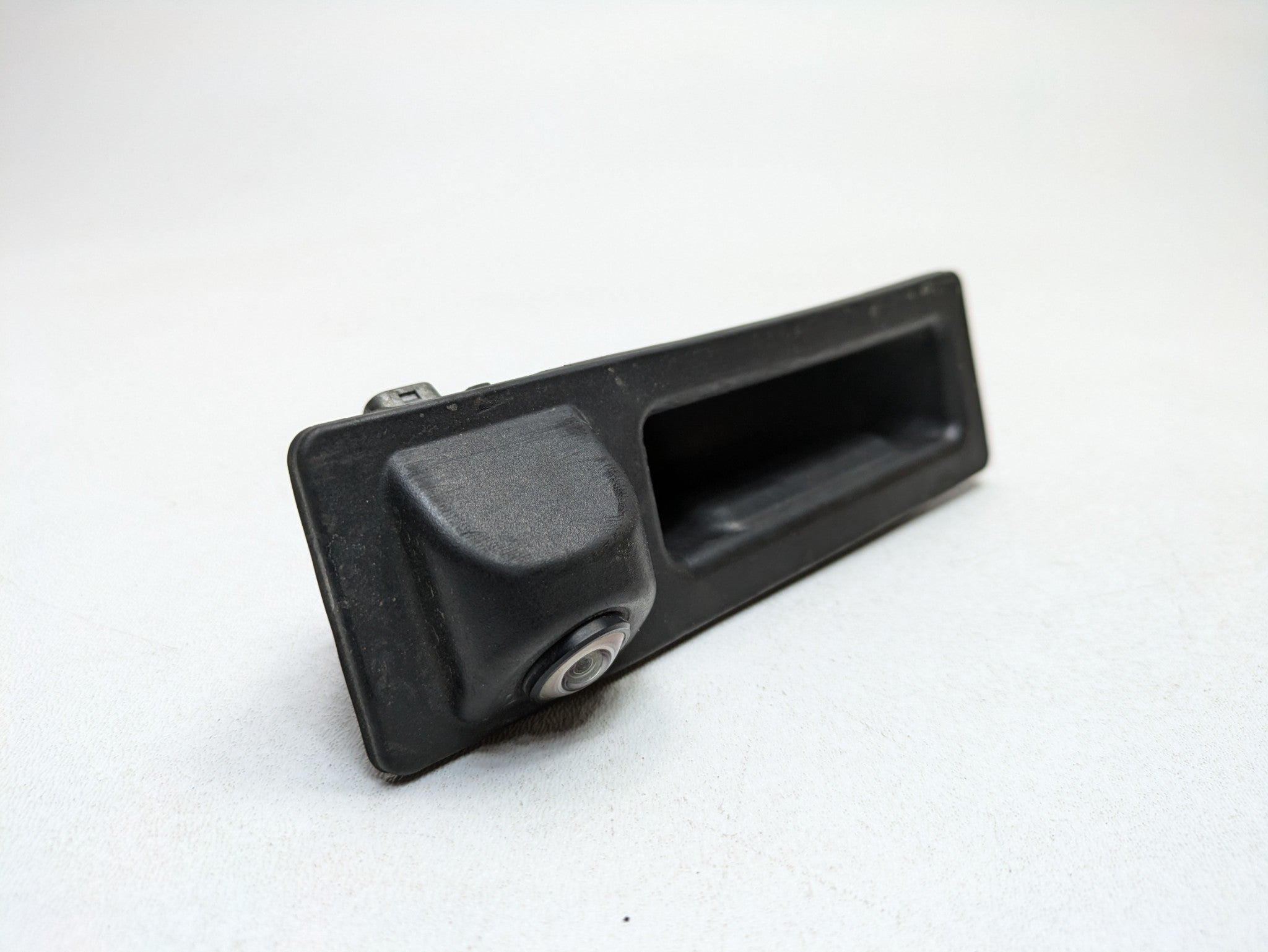 2016 - 2019 OEM BMW 330I TRUNK TAILGATE RELEASE OPEN HANDLE WITH CAMERA