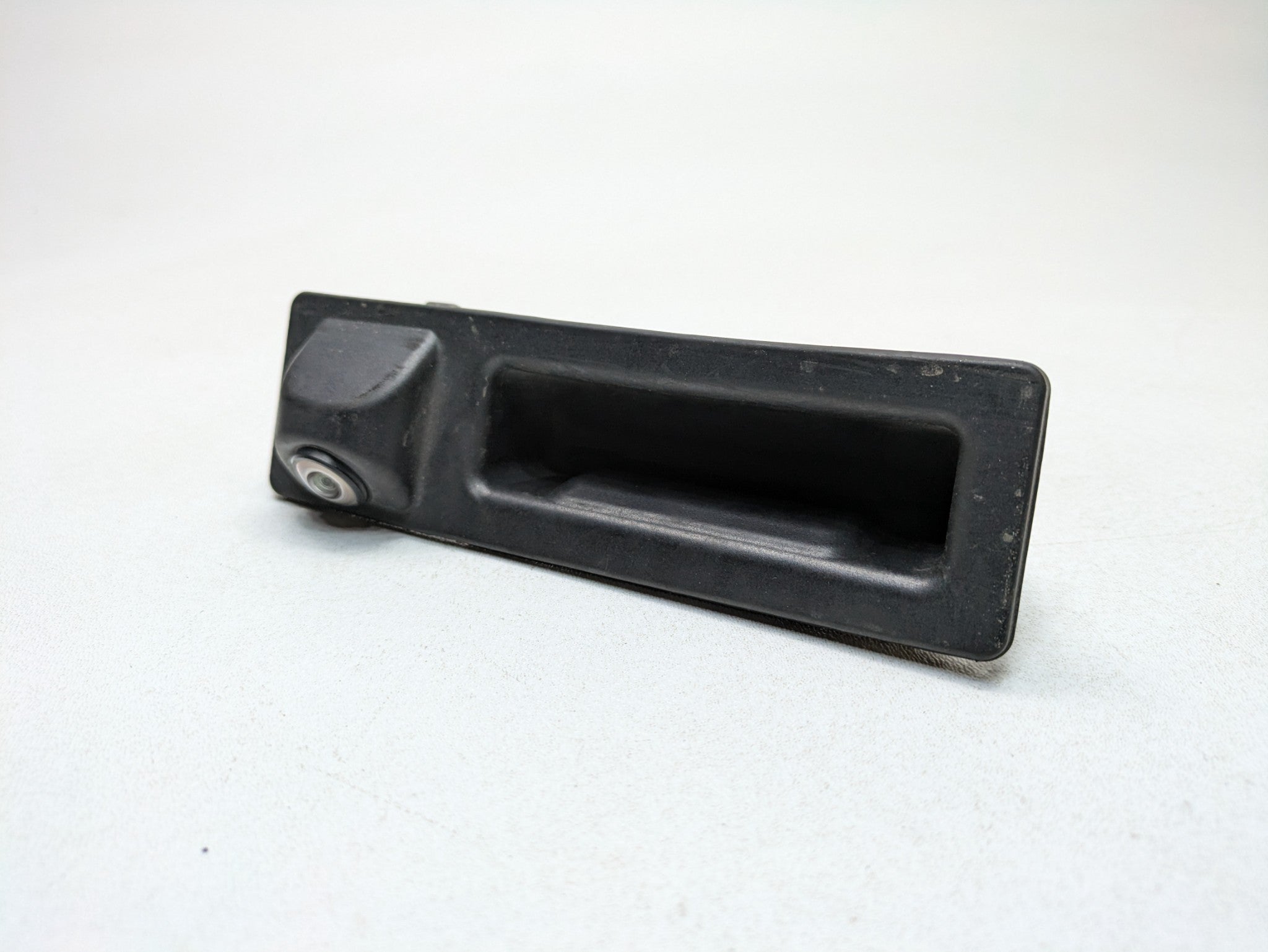 2016 - 2019 OEM BMW 330I TRUNK TAILGATE RELEASE OPEN HANDLE WITH CAMERA
