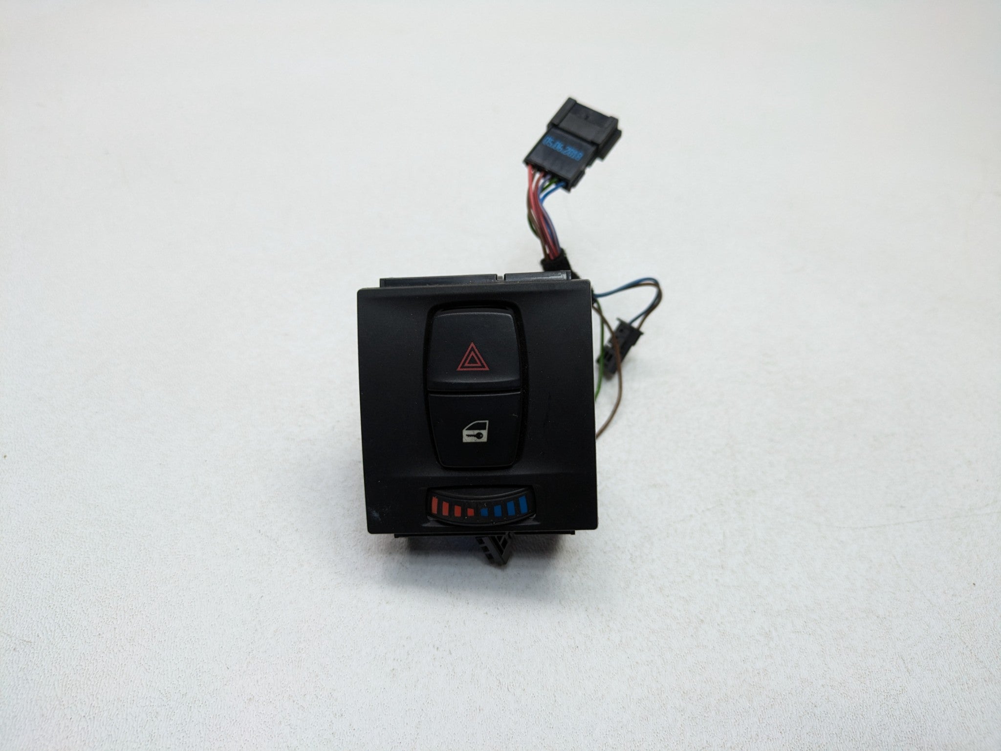 2016 - 2019 OEM BMW 330I DASH HAZARD AND DOOR LOCK CONTROL SWITCH ASSEMBLY