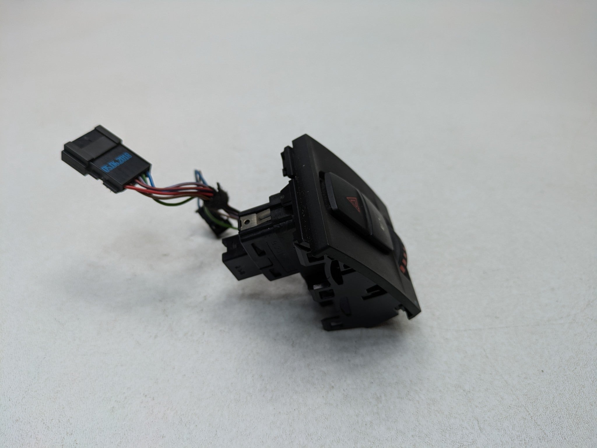 2016 - 2019 OEM BMW 330I DASH HAZARD AND DOOR LOCK CONTROL SWITCH ASSEMBLY