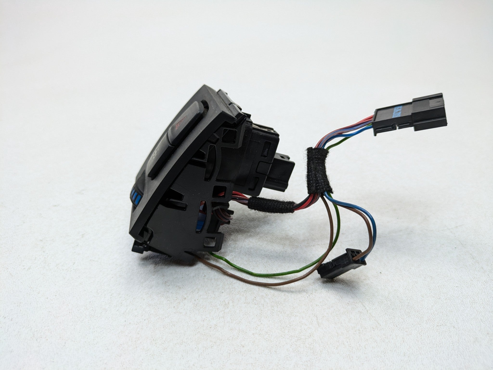 2016 - 2019 OEM BMW 330I DASH HAZARD AND DOOR LOCK CONTROL SWITCH ASSEMBLY