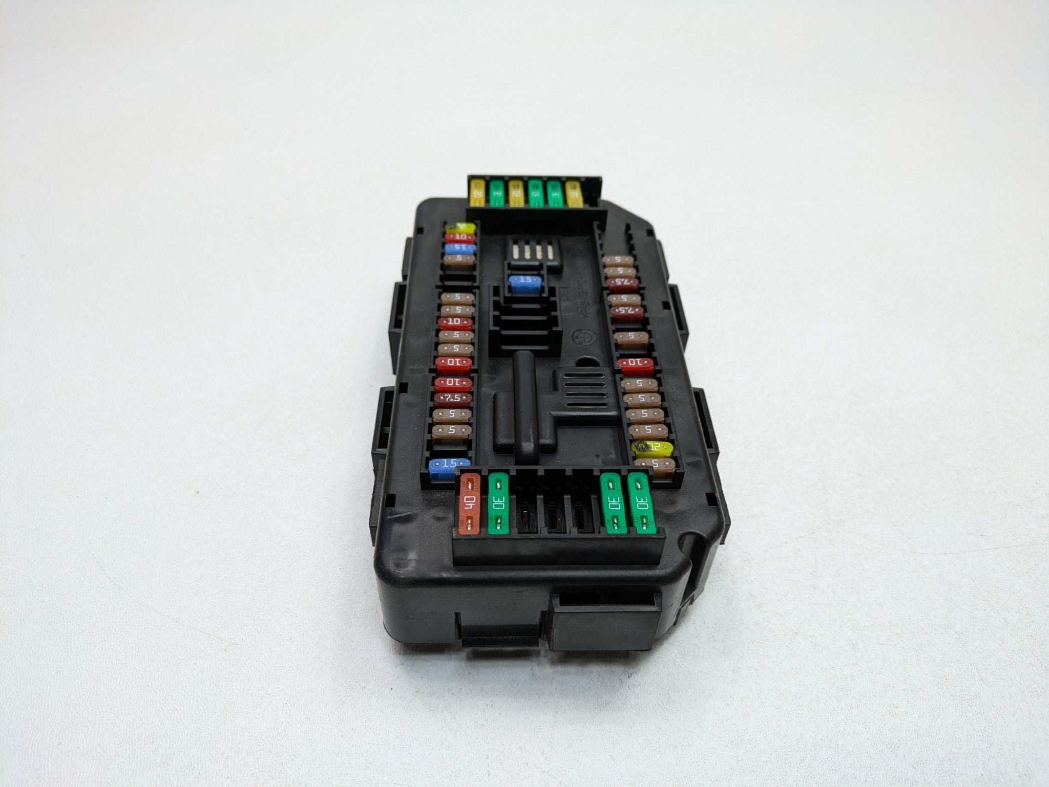 2016 - 2019 OEM BMW 330I POWER DISTRIBUTION FUSE RELAY JUNCTION BOX 2.0 L