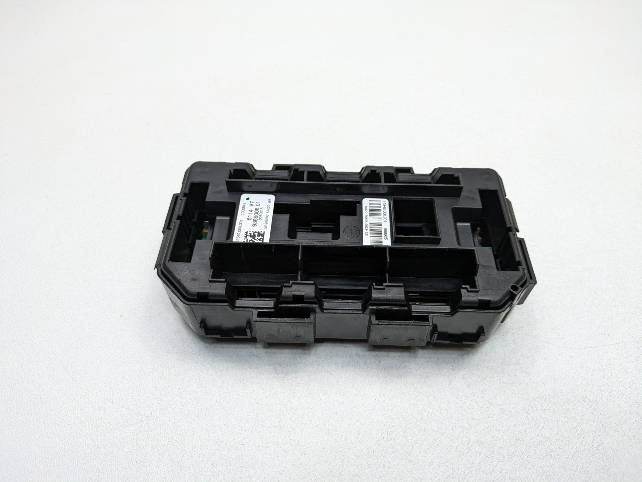 2016 - 2019 OEM BMW 330I POWER DISTRIBUTION FUSE RELAY JUNCTION BOX 2.0 L