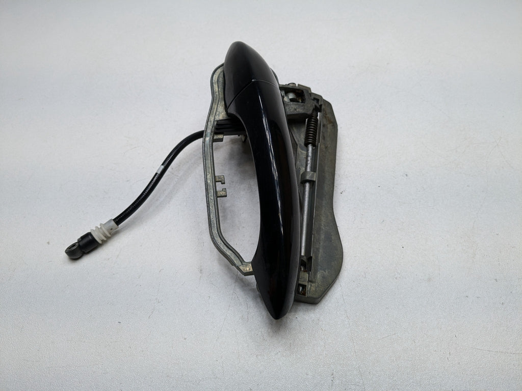 04 - 06 OEM BMW X5 REAR RIGHT SIDE EXTERIOR DOOR HANDLE WITH CARRIER ASSEMBLY