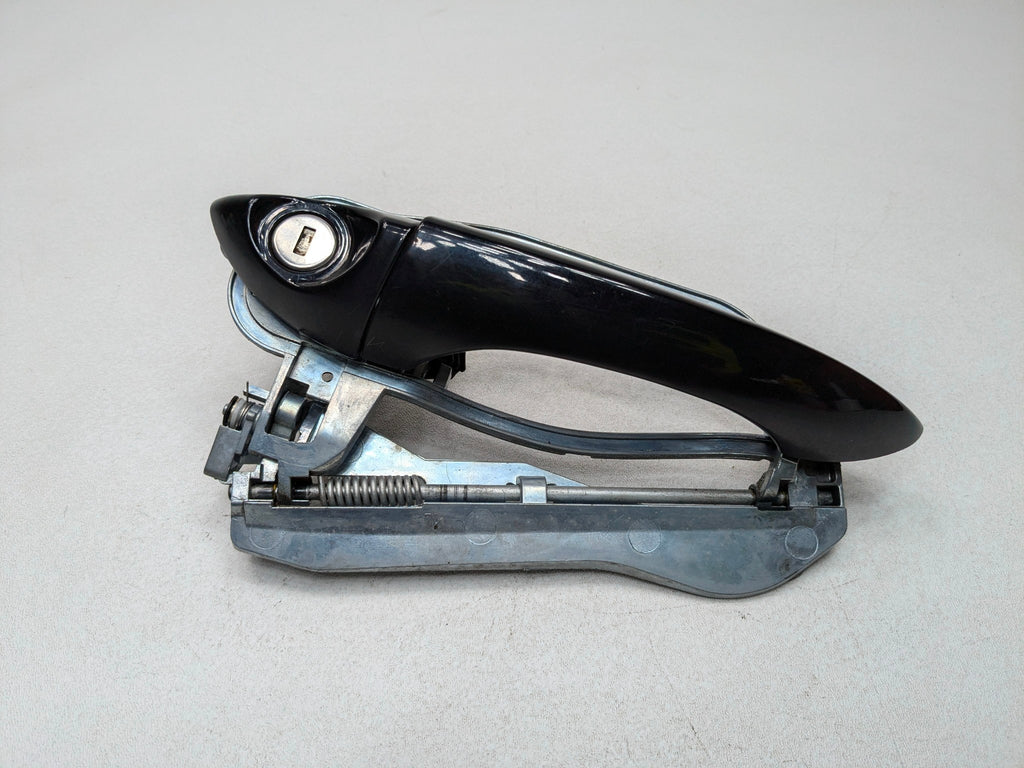 04 - 06 OEM BMW X5 FRONT LEFT SIDE EXTERIOR DOOR HANDLE WITH CARRIER ASSEMBLY