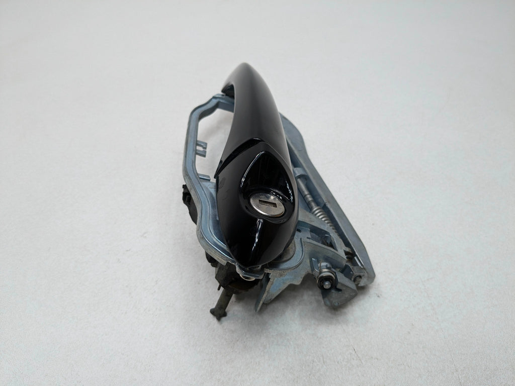 04 - 06 OEM BMW X5 FRONT LEFT SIDE EXTERIOR DOOR HANDLE WITH CARRIER ASSEMBLY