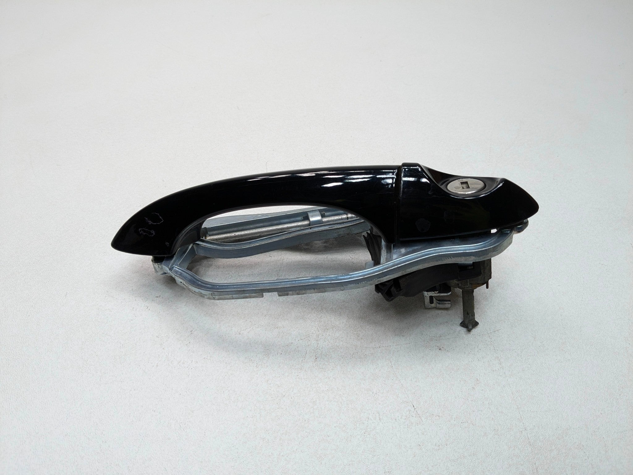 04 - 06 OEM BMW X5 FRONT LEFT SIDE EXTERIOR DOOR HANDLE WITH CARRIER ASSEMBLY