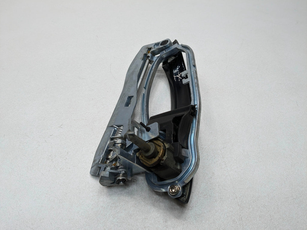 04 - 06 OEM BMW X5 FRONT LEFT SIDE EXTERIOR DOOR HANDLE WITH CARRIER ASSEMBLY