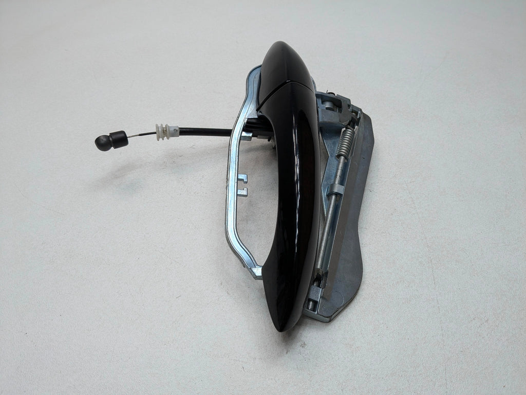 04 - 06 OEM BMW X5 FRONT RIGHT SIDE EXTERIOR DOOR HANDLE WITH CARRIER ASSEMBLY
