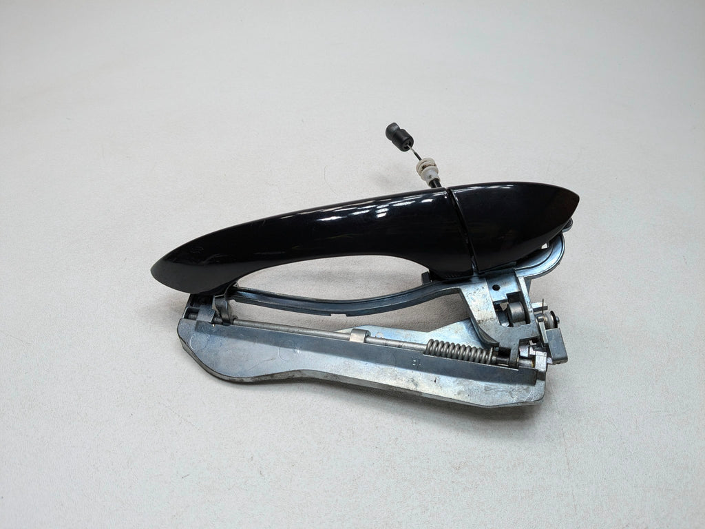 04 - 06 OEM BMW X5 FRONT RIGHT SIDE EXTERIOR DOOR HANDLE WITH CARRIER ASSEMBLY