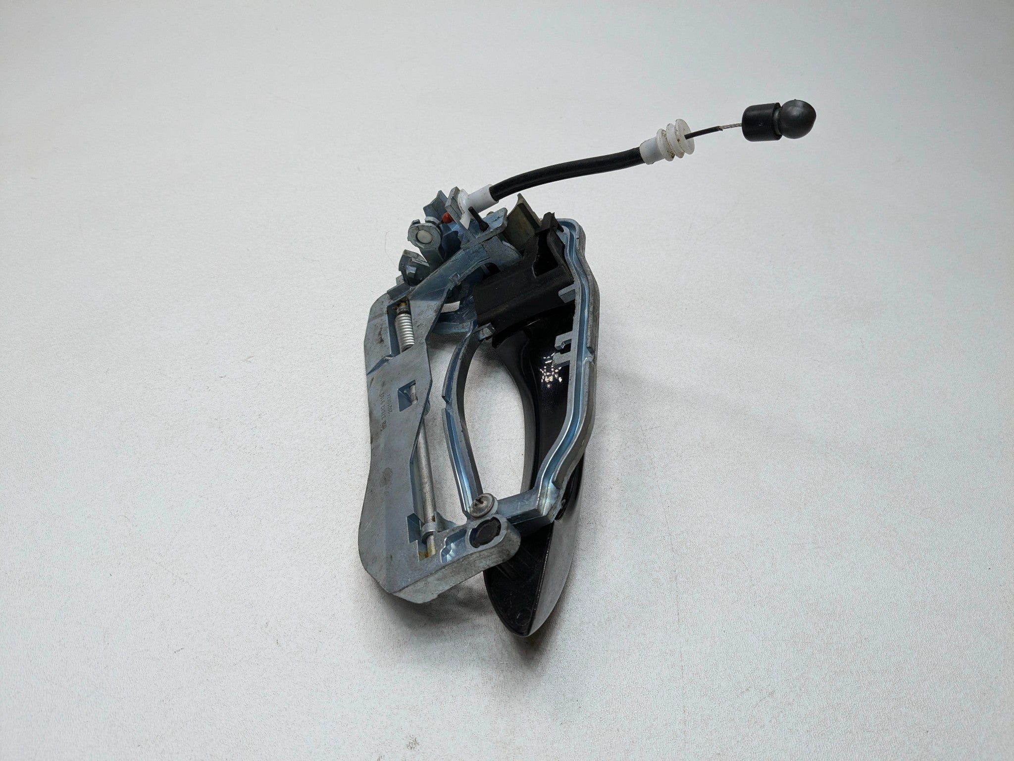 04 - 06 OEM BMW X5 FRONT RIGHT SIDE EXTERIOR DOOR HANDLE WITH CARRIER ASSEMBLY