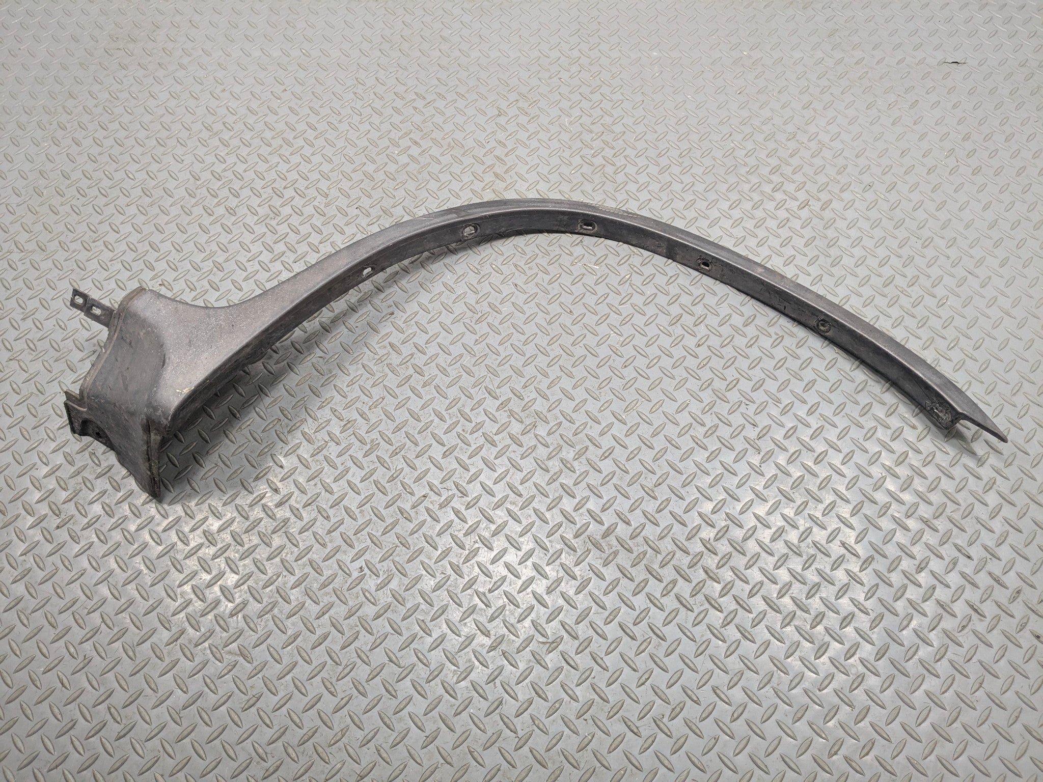 04 - 06 OEM BMW X5  FRONT RIGHT PASSENGER FENDER WHEEL ARCH FLARE TRIM MOULDING