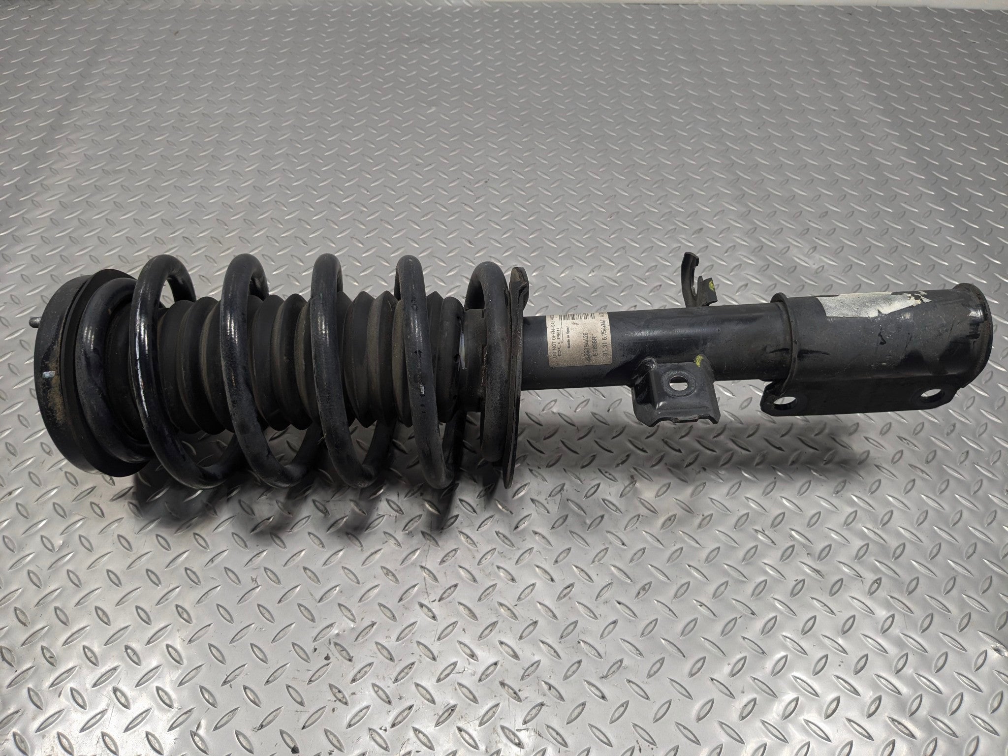 04 - 06 OEM BMW X5 FRONT RIGHT PASSENGER SIDE SHOCK STRUT SPRING ASSEMBLY 3.0L