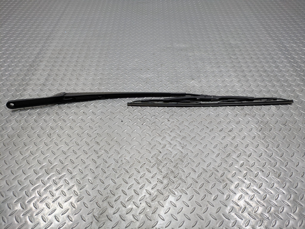 04 - 06 OEM BMW X5 FRONT RIGHT PASSENGER SIDE WINDSHIELD WIPER ARM WITH BLADE