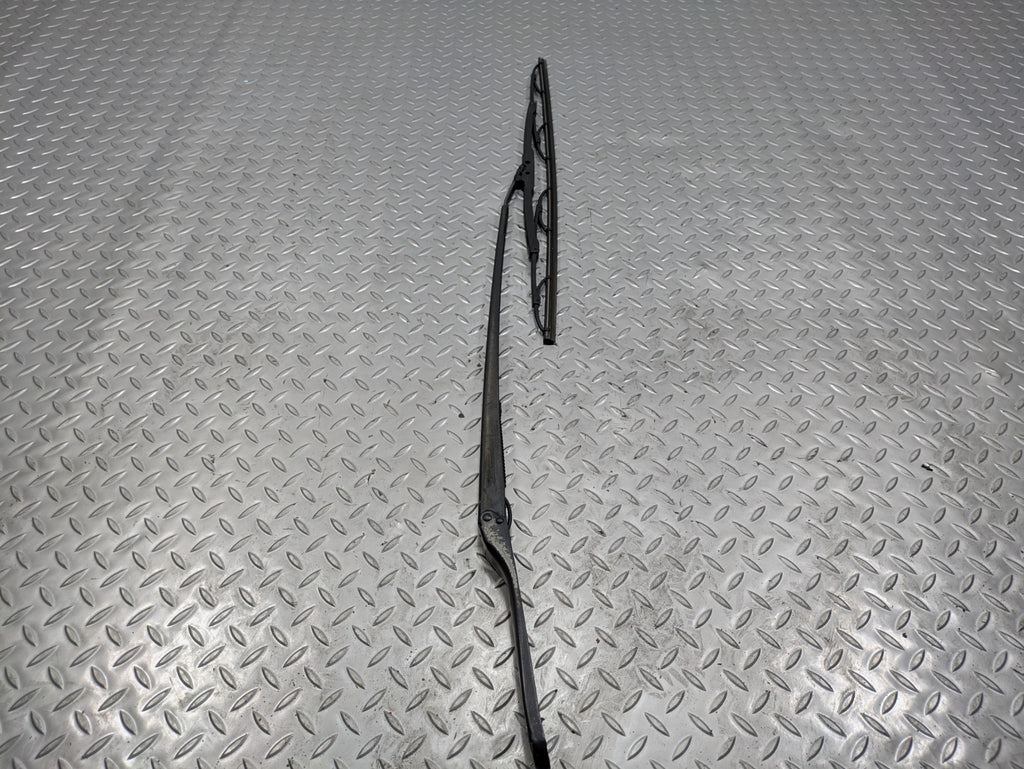 04 - 06 OEM BMW X5 FRONT RIGHT PASSENGER SIDE WINDSHIELD WIPER ARM WITH BLADE