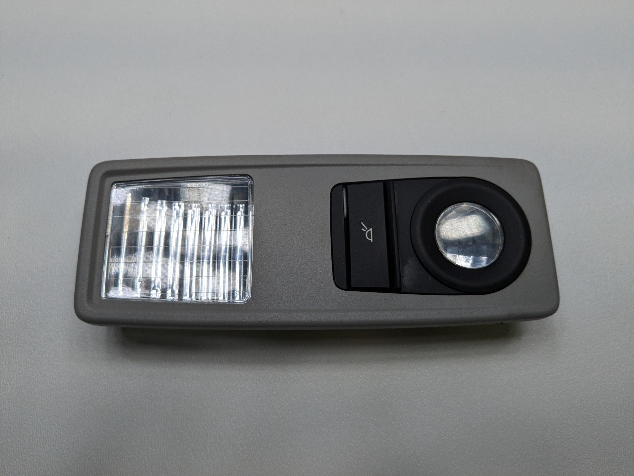 10 - 14 OEM BMW X3 REAR OVERHEAD UPPER ROOF INTERIOR DOME LIGHT ASSEMBLY GREY