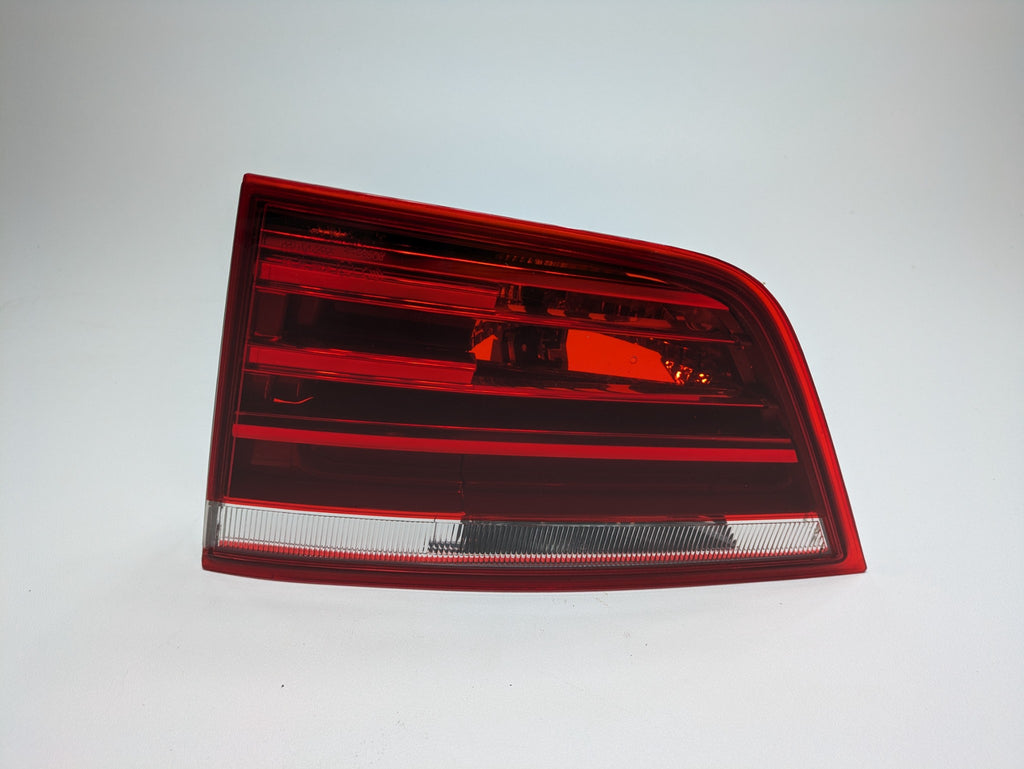 10 - 14 OEM BMW X3 RIGHT PASSENGER SIDE TAIL GATE MOUNTED TAIL LIGHT ASSEMBLY