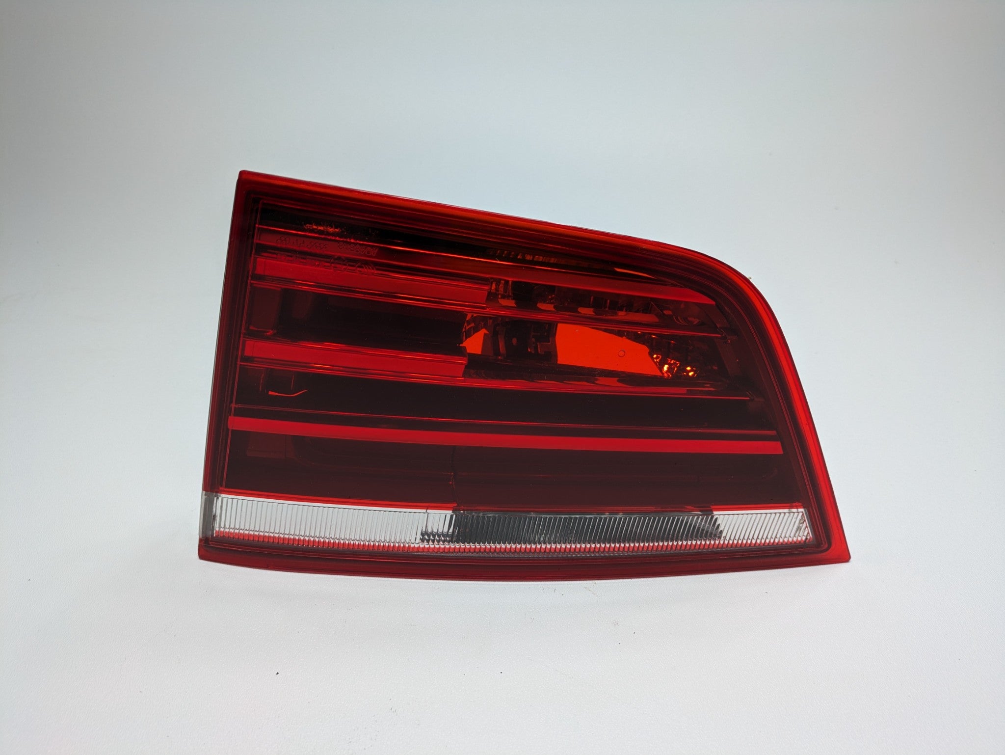 10 - 14 OEM BMW X3 RIGHT PASSENGER SIDE TAIL GATE MOUNTED TAIL LIGHT ASSEMBLY
