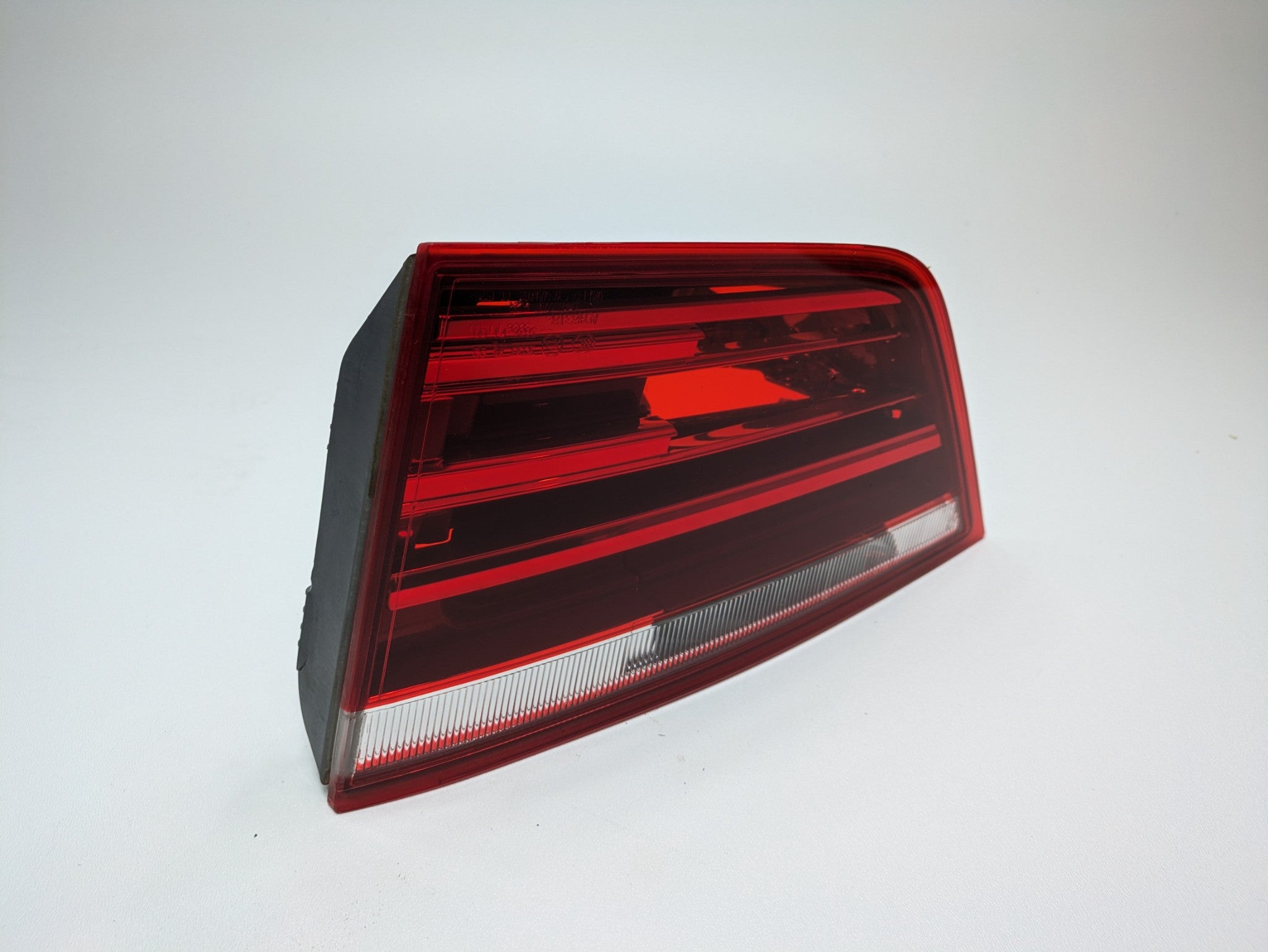 10 - 14 OEM BMW X3 RIGHT PASSENGER SIDE TAIL GATE MOUNTED TAIL LIGHT ASSEMBLY