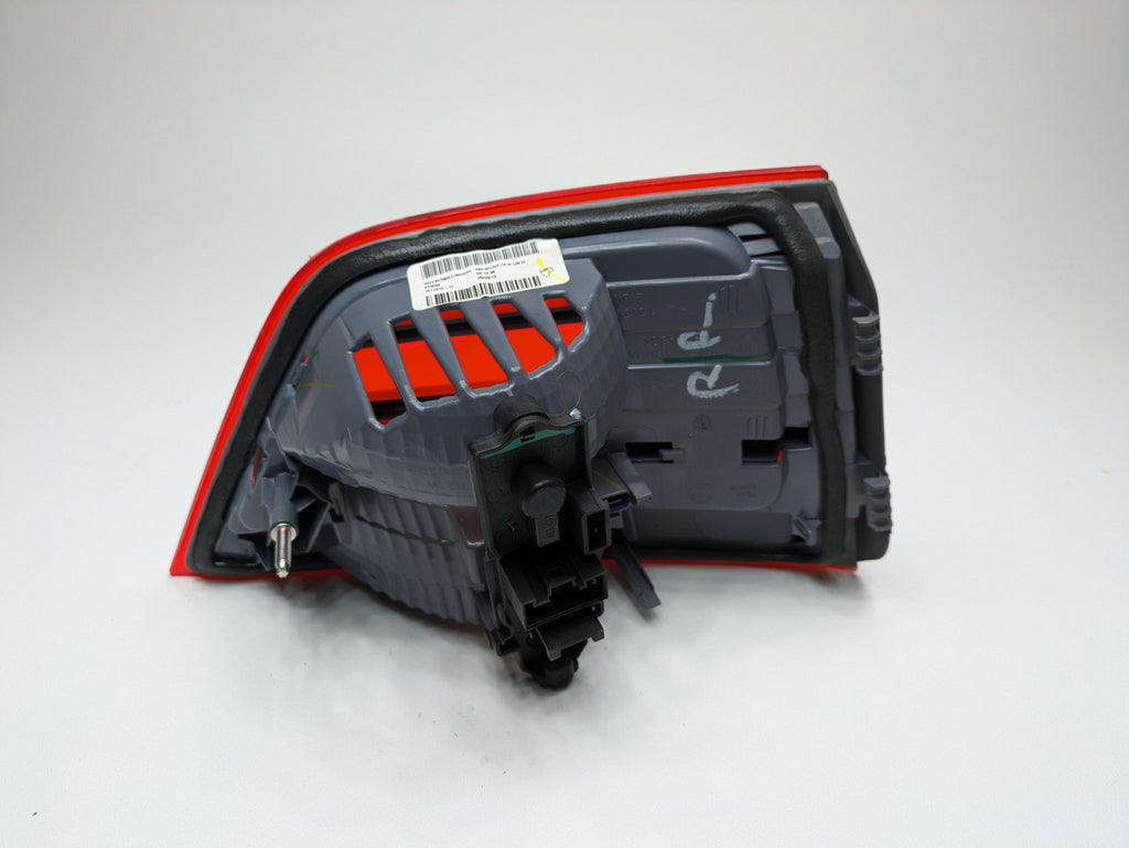 10 - 14 OEM BMW X3 RIGHT PASSENGER SIDE TAIL GATE MOUNTED TAIL LIGHT ASSEMBLY