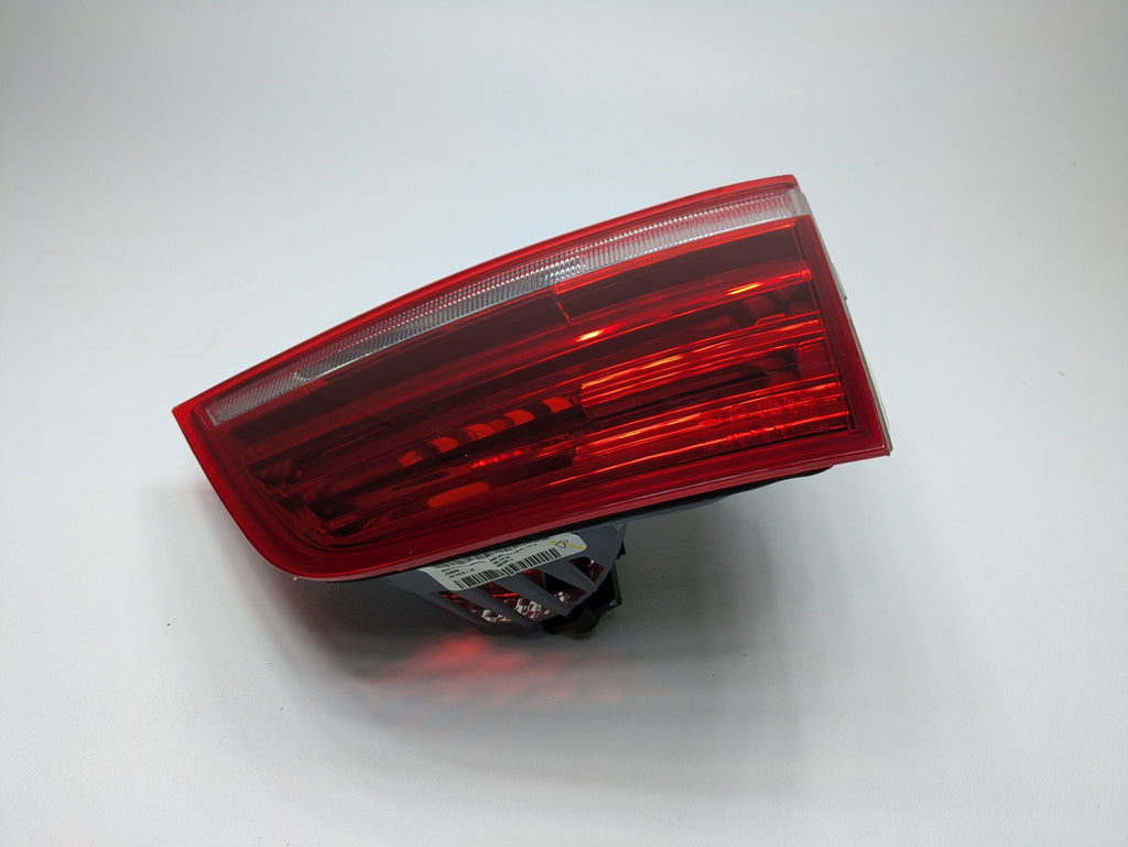 10 - 14 OEM BMW X3 RIGHT PASSENGER SIDE TAIL GATE MOUNTED TAIL LIGHT ASSEMBLY