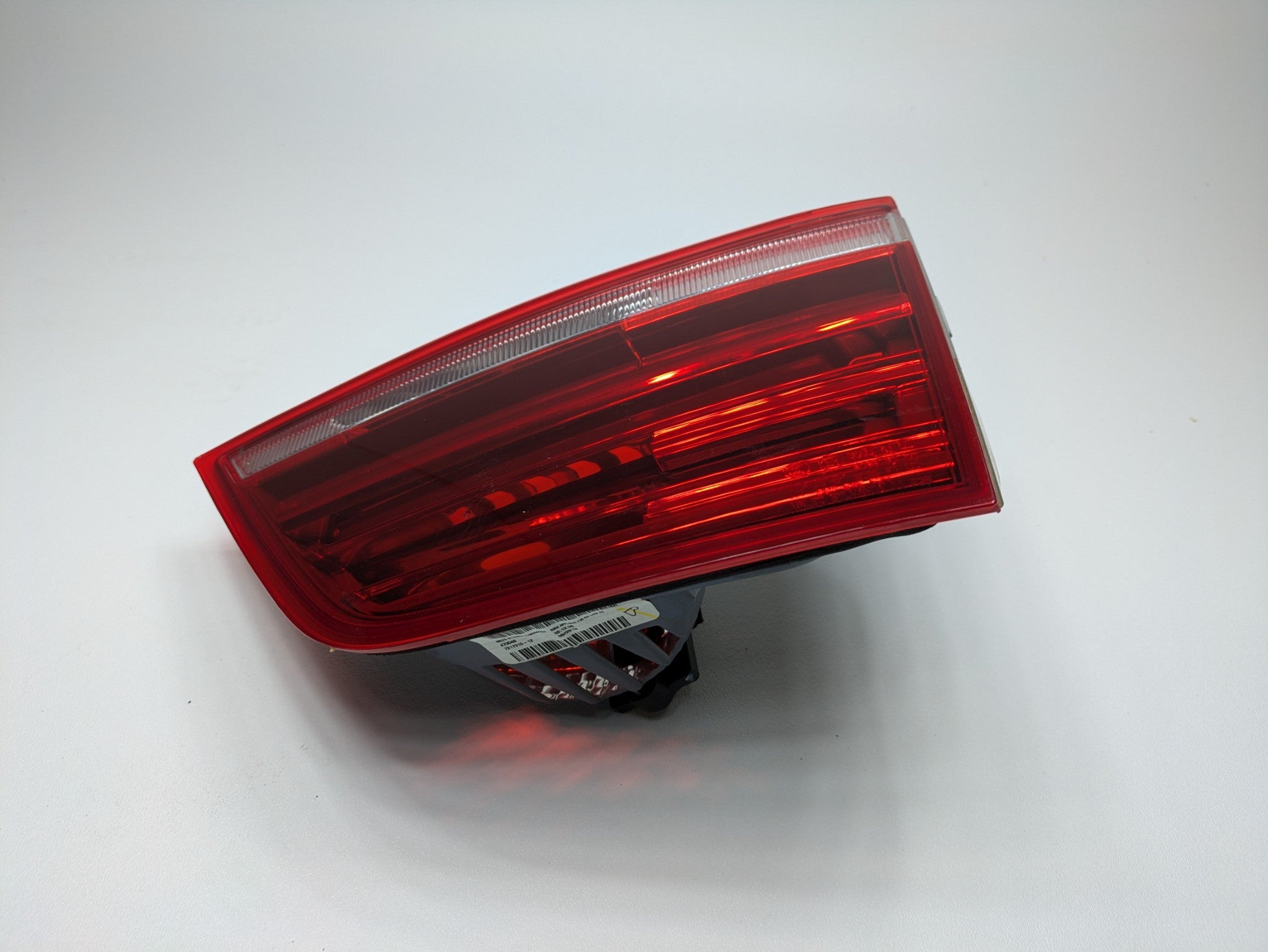 10 - 14 OEM BMW X3 RIGHT PASSENGER SIDE TAIL GATE MOUNTED TAIL LIGHT ASSEMBLY