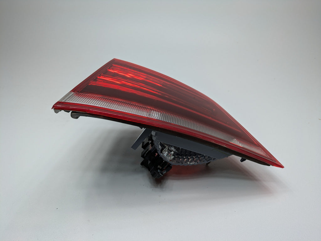 10 - 14 OEM BMW X3 RIGHT PASSENGER SIDE TAIL GATE MOUNTED TAIL LIGHT ASSEMBLY