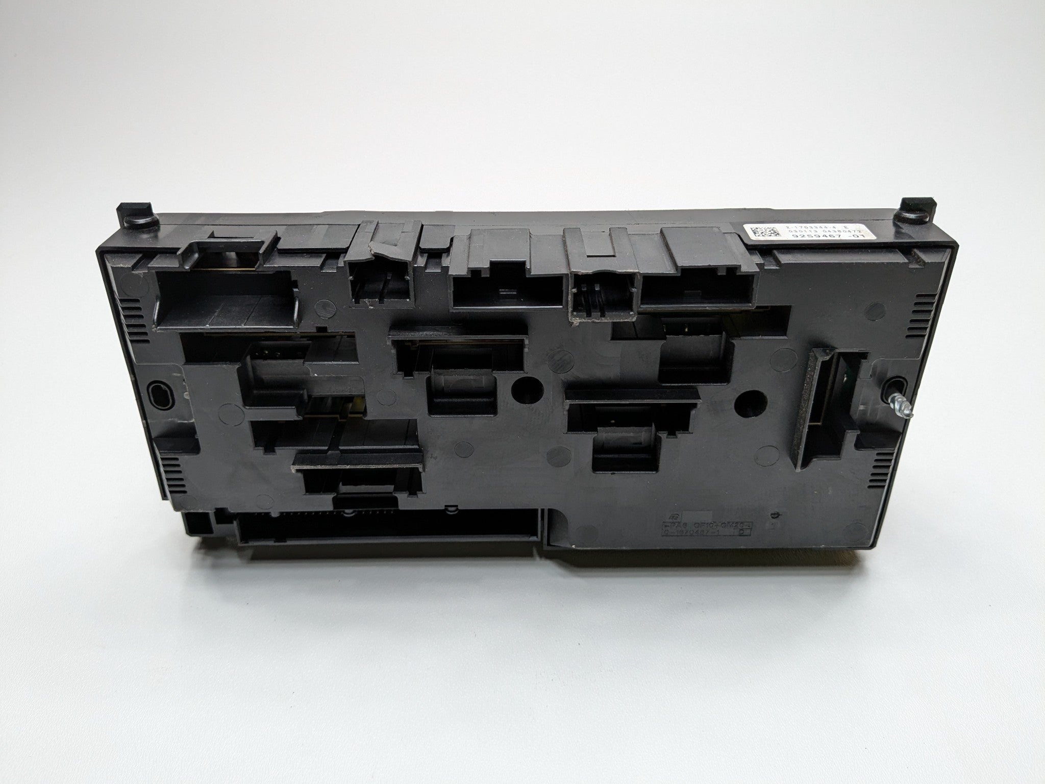 2010 - 2014 OEM BMW X3 INTERIOR CABIN FUSE BOX RELAY JUNCTION BLOCK PANEL