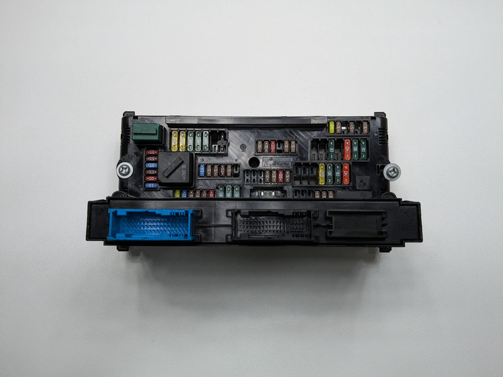 2010 - 2014 OEM BMW X3 INTERIOR CABIN FUSE BOX RELAY JUNCTION BLOCK PANEL