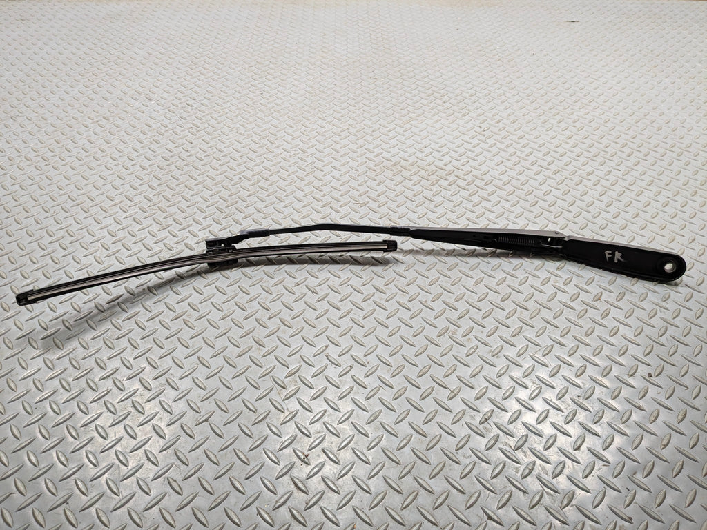 10 - 14 OEM BMW X3 FRONT RIGHT PASSENGER SIDE WINDSHIELD WIPER ARM WITH BLADE