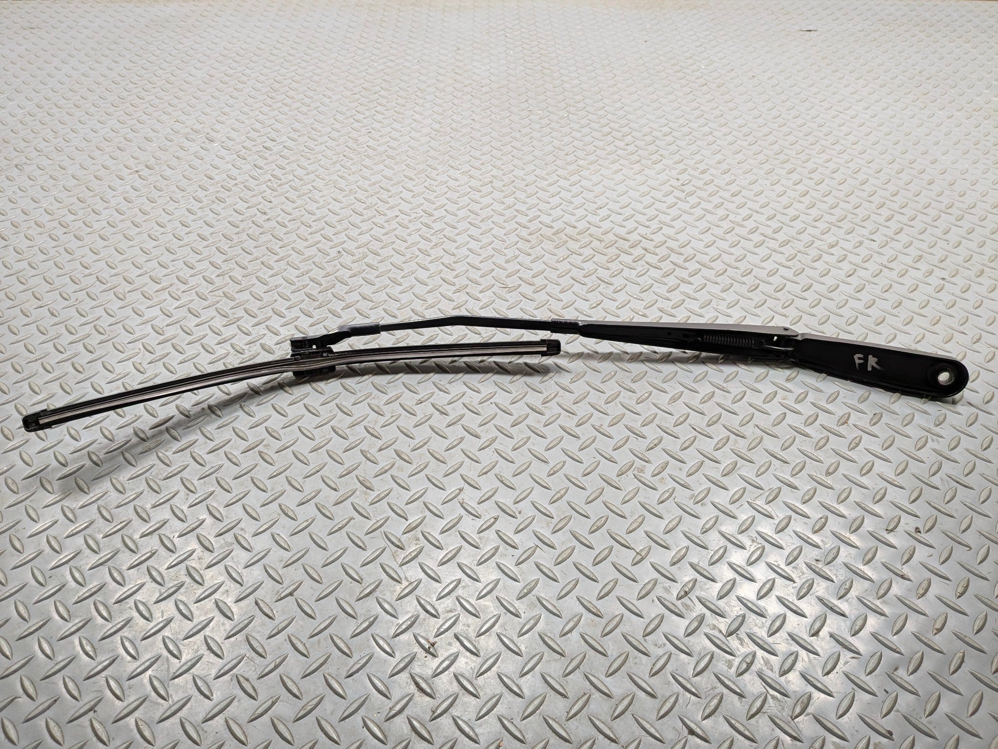 10 - 14 OEM BMW X3 FRONT RIGHT PASSENGER SIDE WINDSHIELD WIPER ARM WITH BLADE