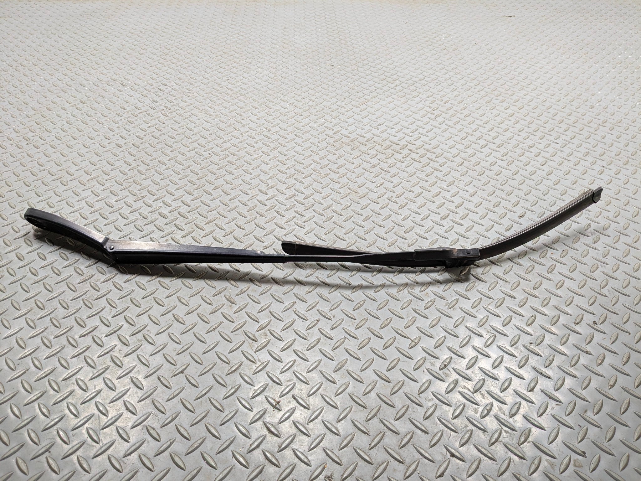 10 - 14 OEM BMW X3 FRONT RIGHT PASSENGER SIDE WINDSHIELD WIPER ARM WITH BLADE