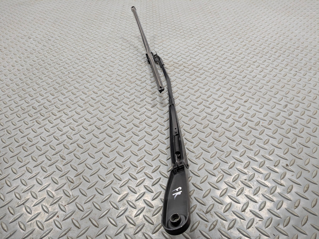 10 - 14 OEM BMW X3 FRONT RIGHT PASSENGER SIDE WINDSHIELD WIPER ARM WITH BLADE