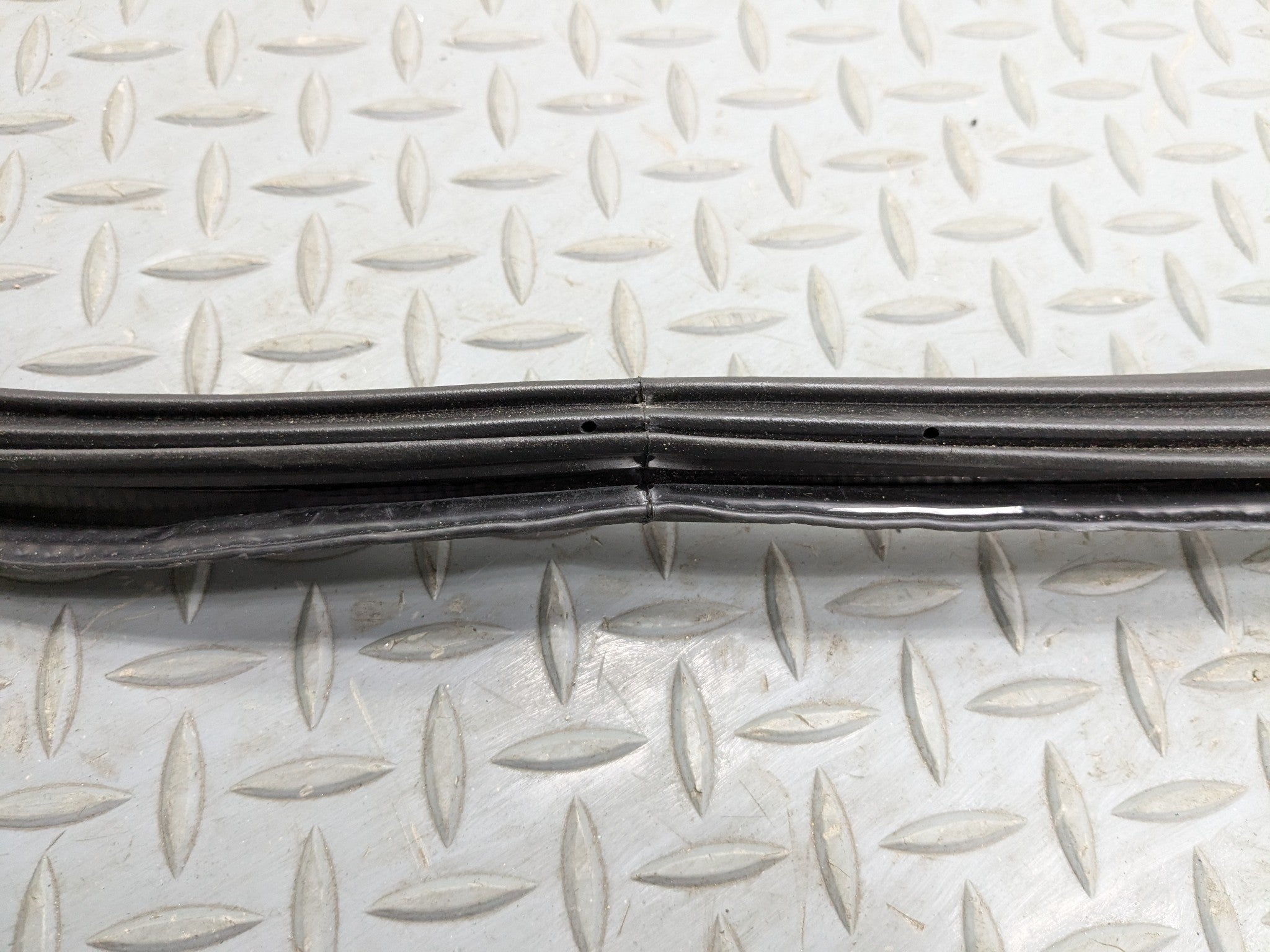 17 - 22 OEM AUDI S4 FRONT LEFT DRIVER SIDE DOOR SEAL WEATHER STRIPPING RUBBER