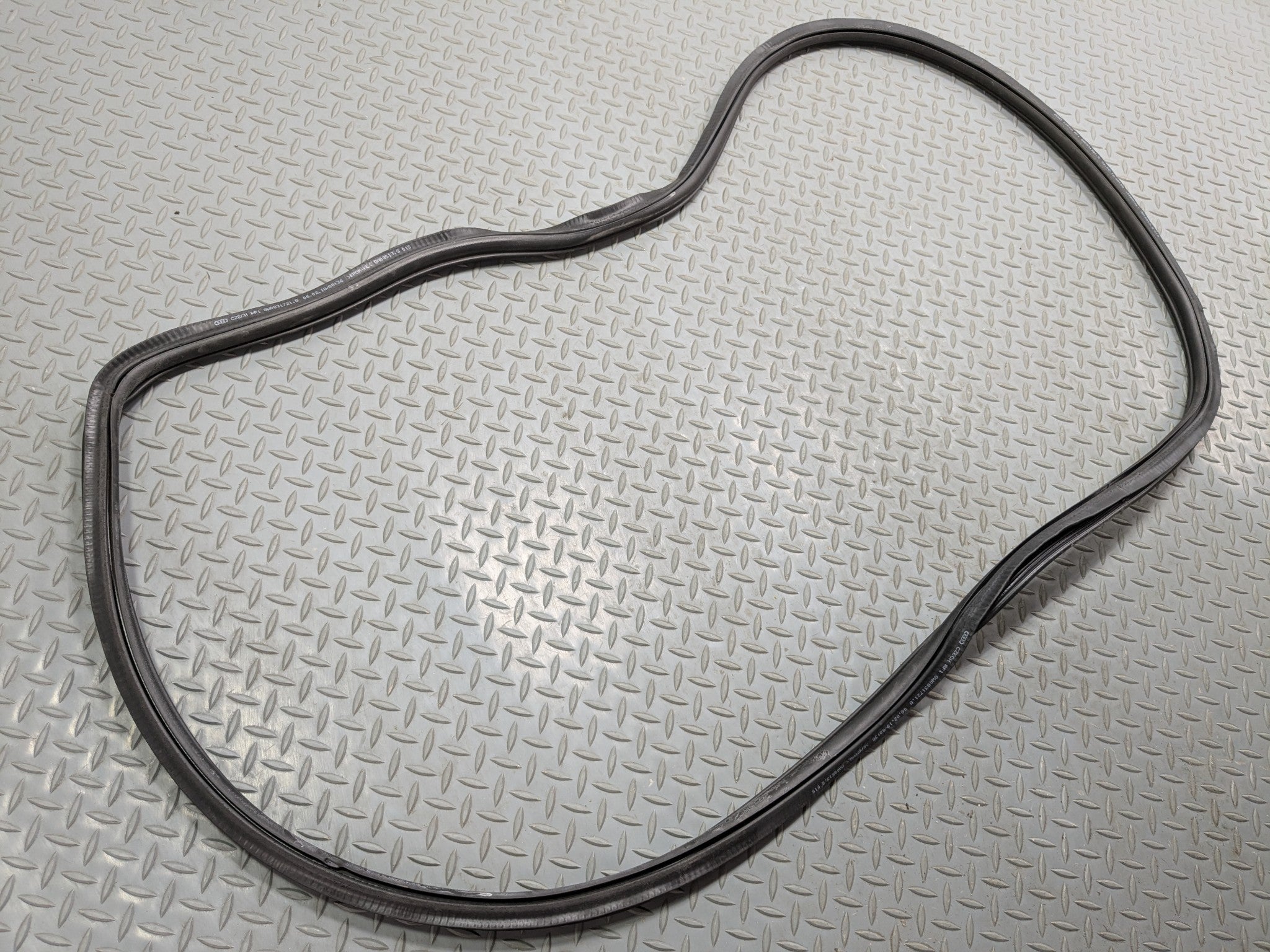 2017 - 2022 OEM AUDI S4 FRONT RIGHT SIDE DOOR SEAL WEATHER STRIPPING RUBBER