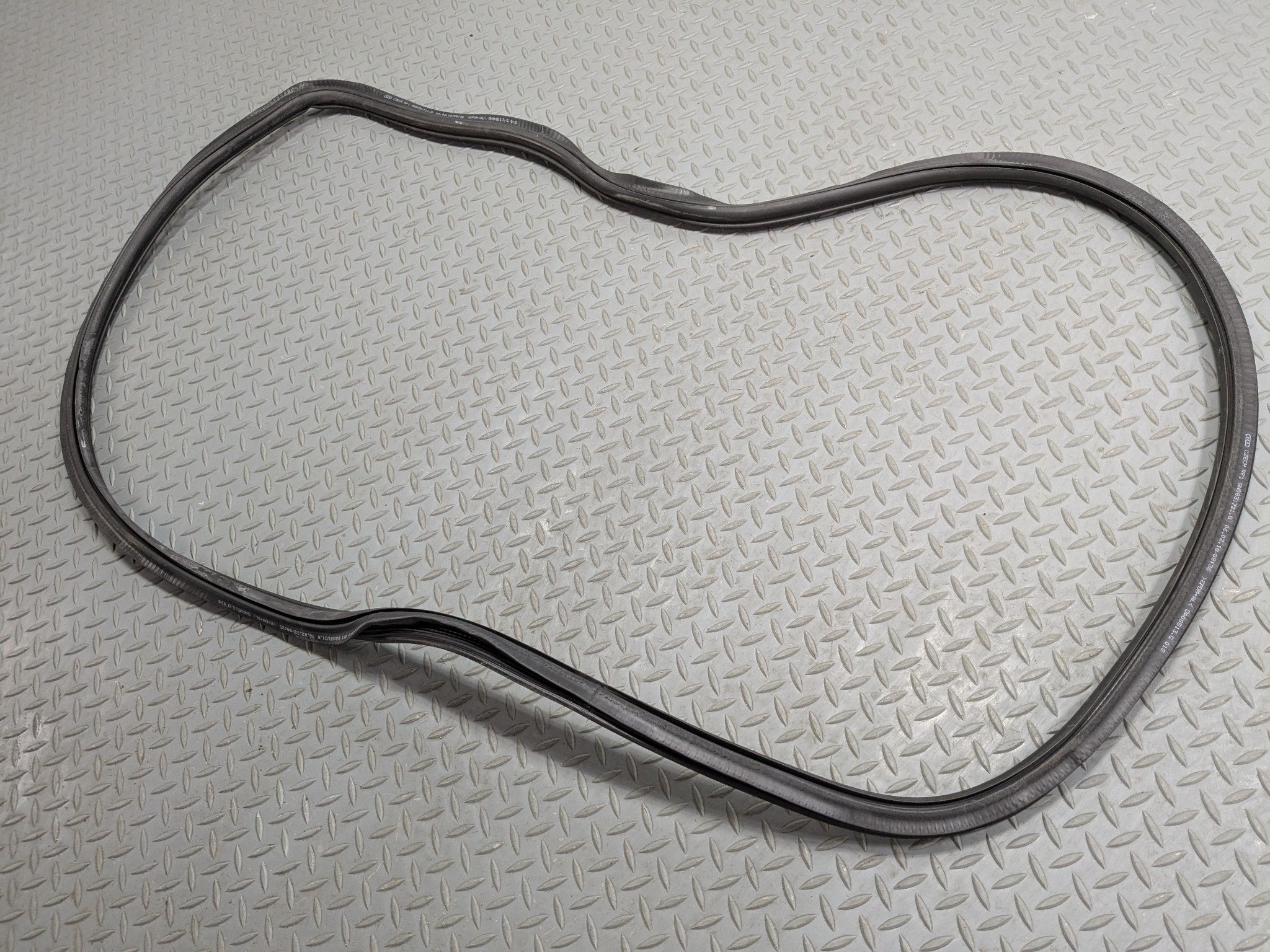 2017 - 2022 OEM AUDI S4 FRONT RIGHT SIDE DOOR SEAL WEATHER STRIPPING RUBBER