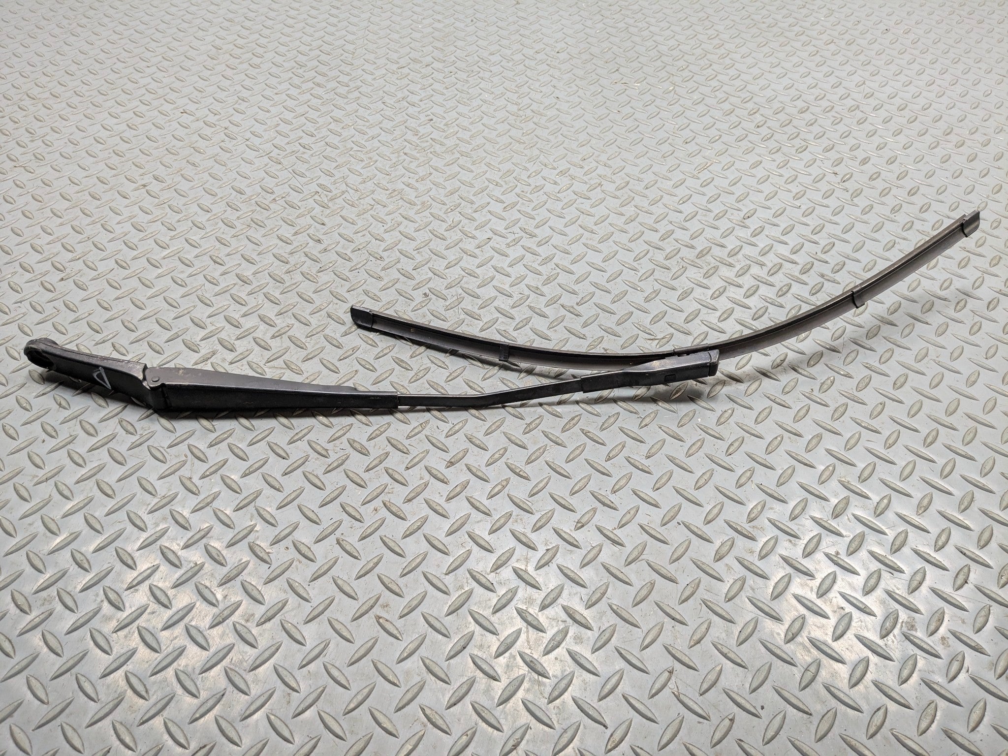 2017 - 2022 OEM AUDI S4 FRONT LEFT DRIVER SIDE WINDSHIELD WIPER ARM WITH BLADE