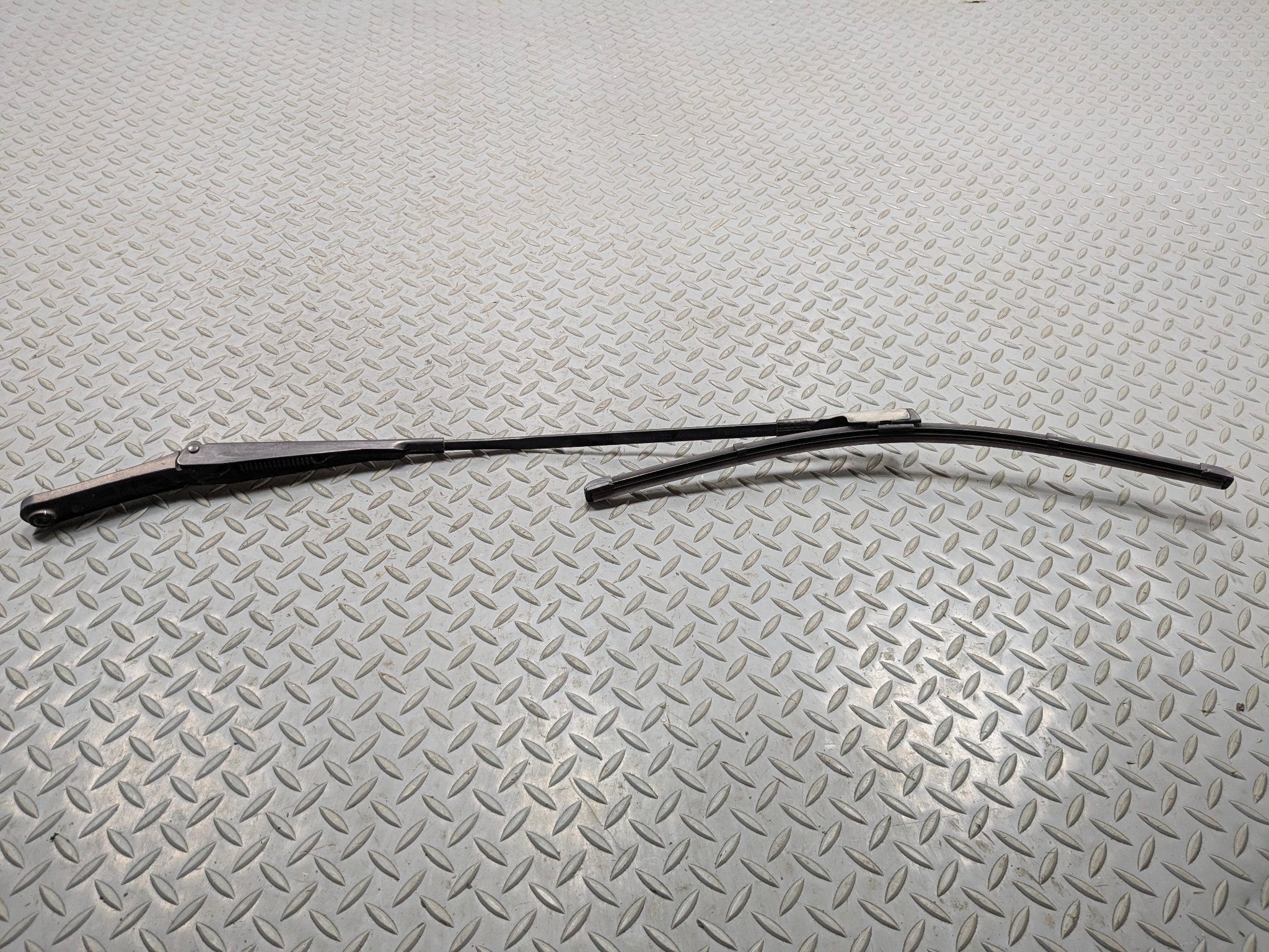 17 - 22 OEM AUDI S4 FRONT RIGHT PASSENGER SIDE WINDSHIELD WIPER ARM WITH BLADE