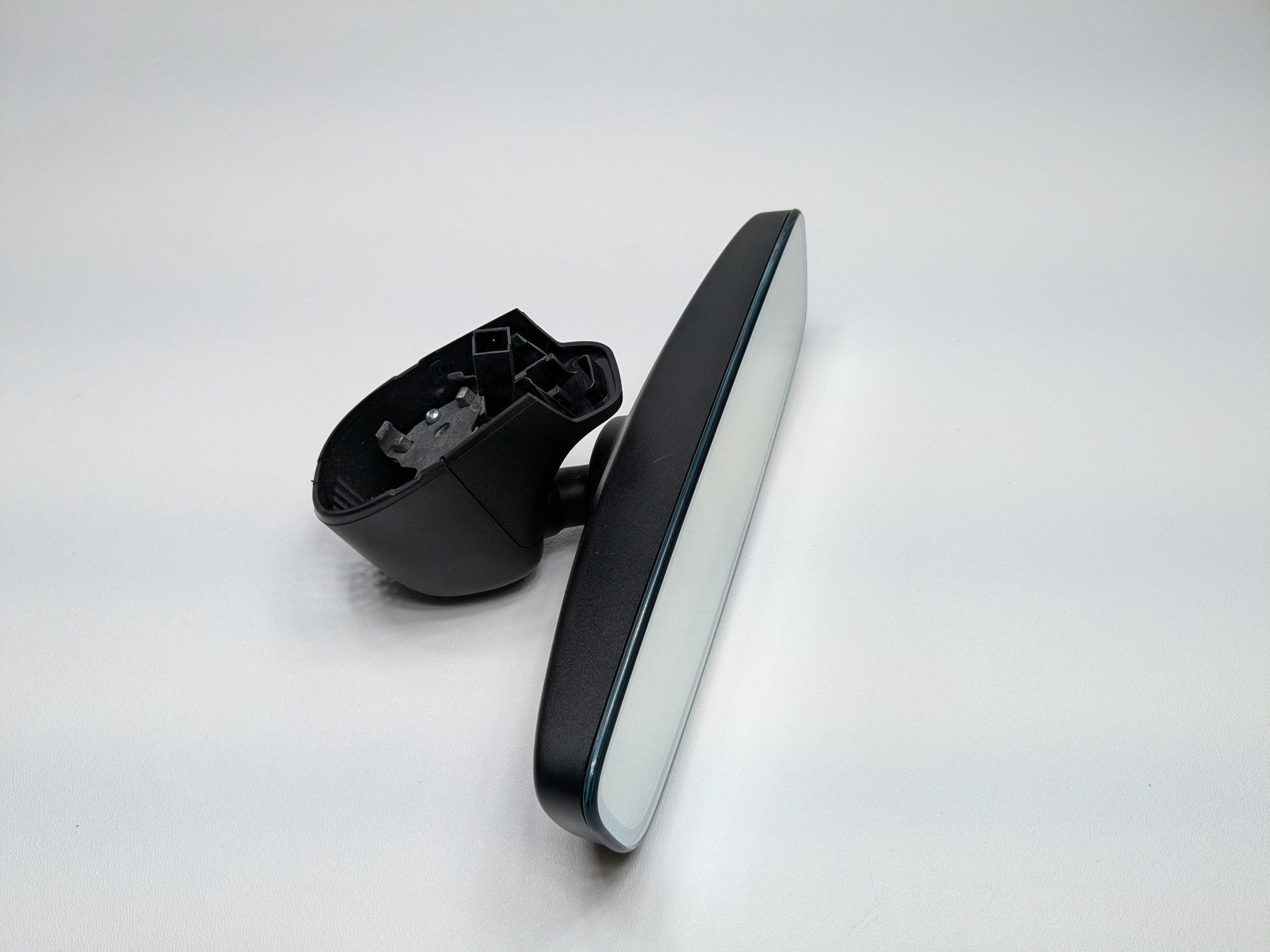 2017 - 2022 OEM AUDI S4 INTERIOR UPPER ROOF REAR VIEW MIRROR WITH AUTO DIMMING