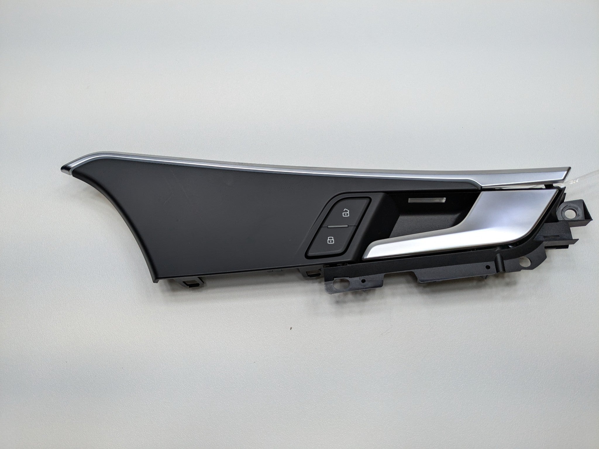 17 - 22 OEM AUDI S4 FRONT RIGHT PASSENGER SIDE INTERIOR DOOR HANDLE WITH SWITCH