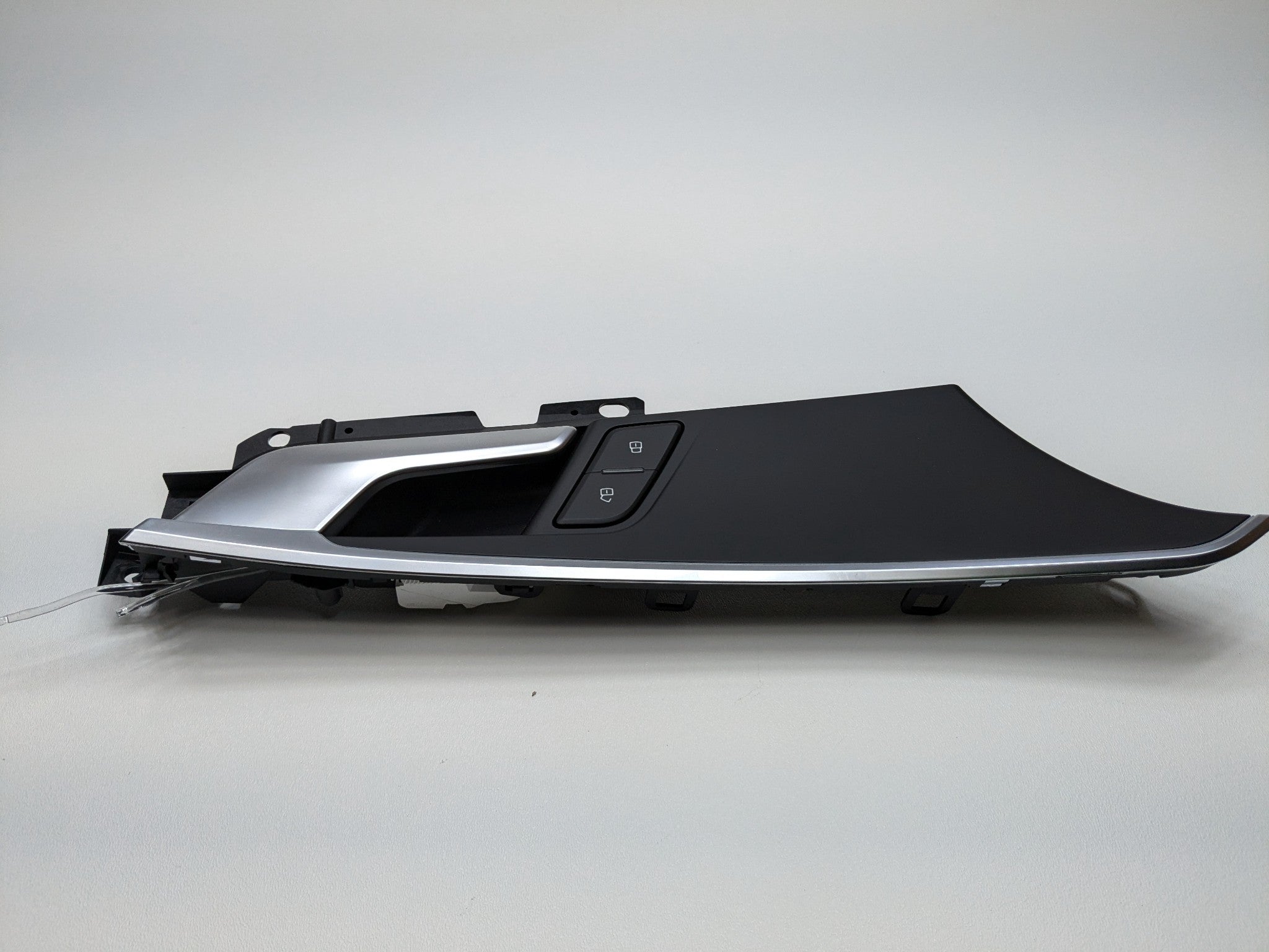 17 - 22 OEM AUDI S4 FRONT RIGHT PASSENGER SIDE INTERIOR DOOR HANDLE WITH SWITCH