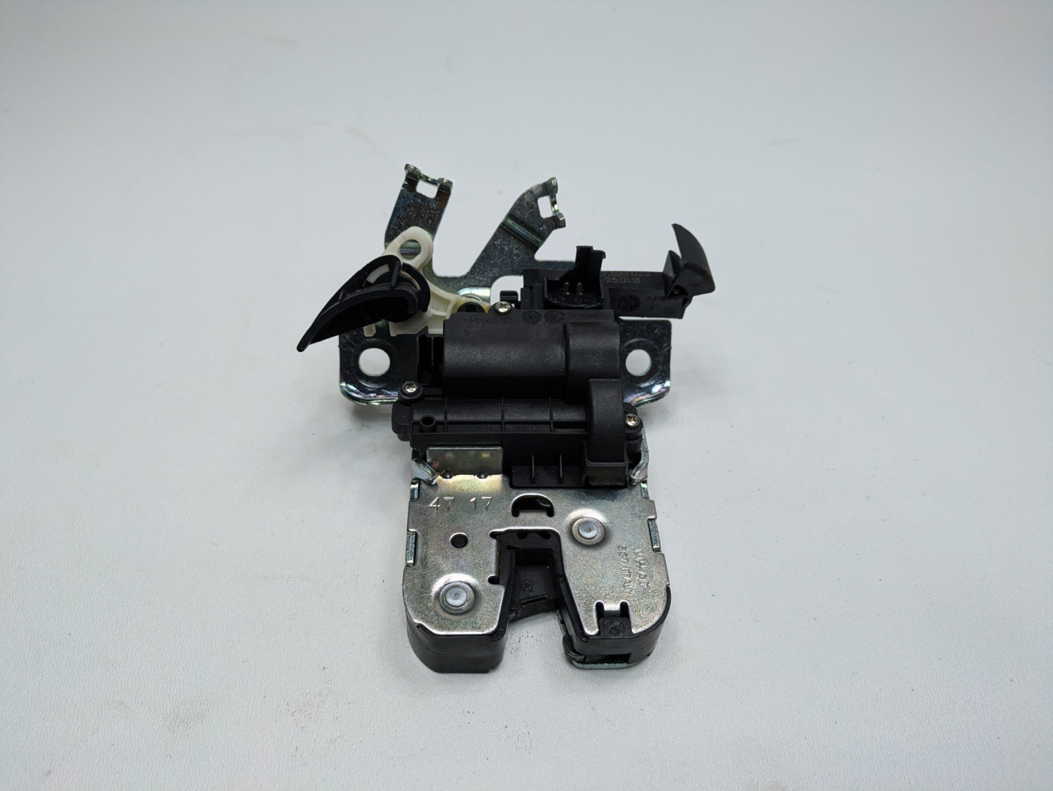 2017 - 2022 OEM AUDI S4 REAR TRUNK LID LOCK LATCH ACTUATOR