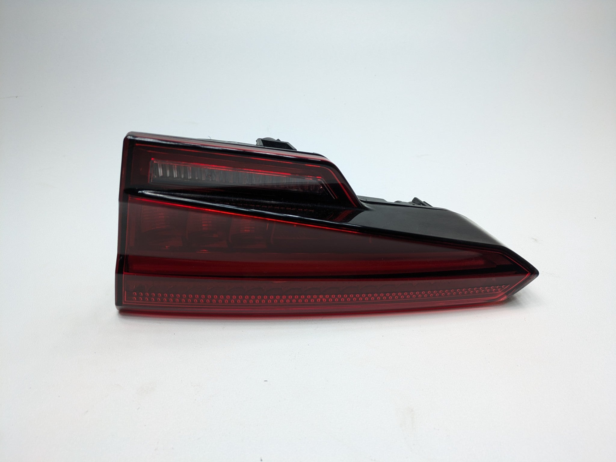 2017 - 2022 OEM AUDI S4 REAR RIGHT SIDE TRUNK LID MOUNTED INNER TAIL LIGHT