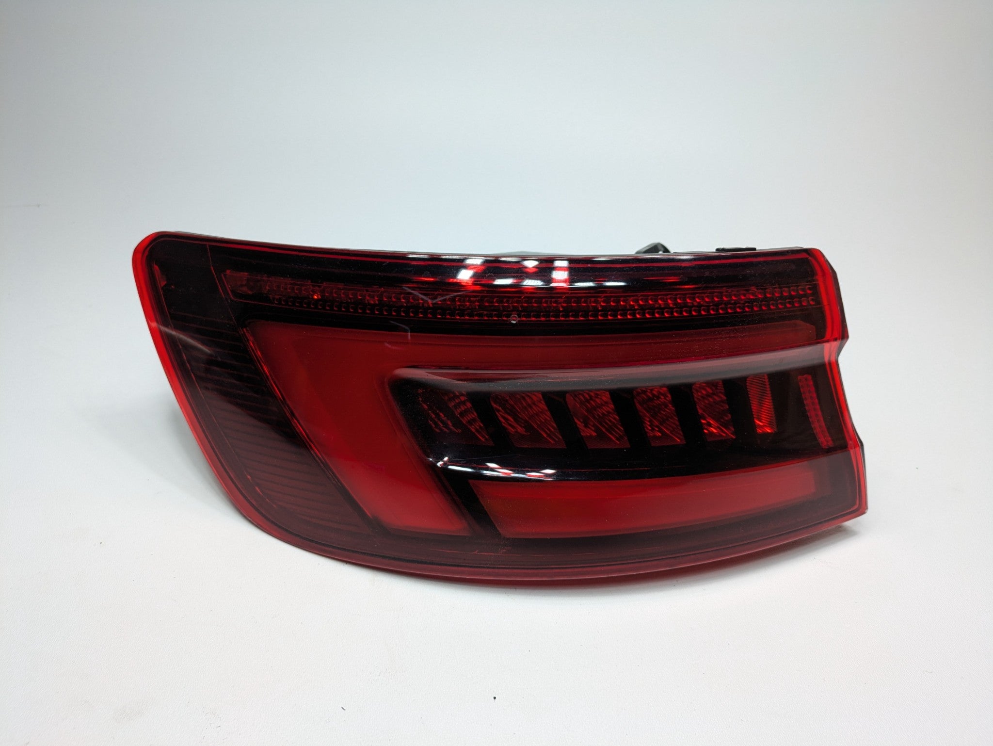 17 - 22 OEM AUDI S4 REAR LEFT DRIVER SIDE QUARTER MOUNTED TAIL LIGHT ASSEMBLY