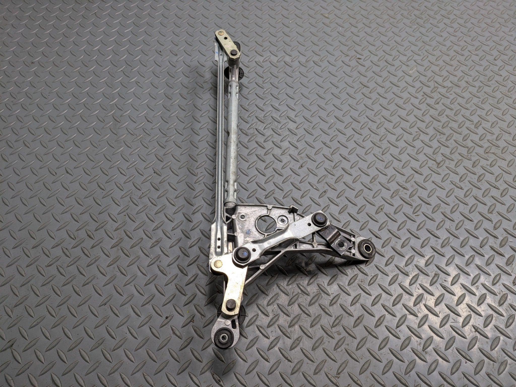 2017 - 2022 OEM AUDI S4 FRONT WINDSHIELD WIPER TRANSMISSION LINKAGE ASSEMBLY