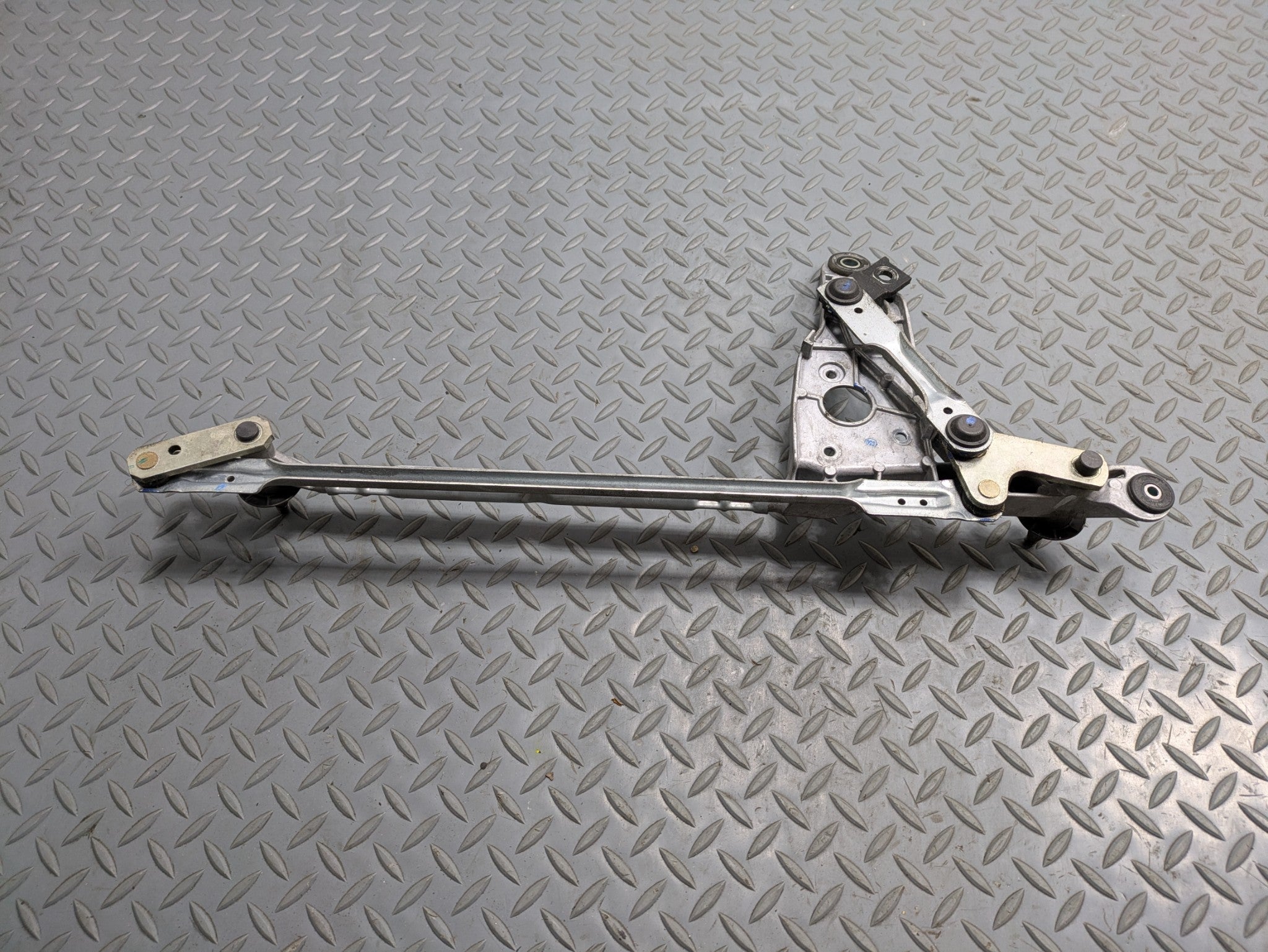 2017 - 2022 OEM AUDI S4 FRONT WINDSHIELD WIPER TRANSMISSION LINKAGE ASSEMBLY