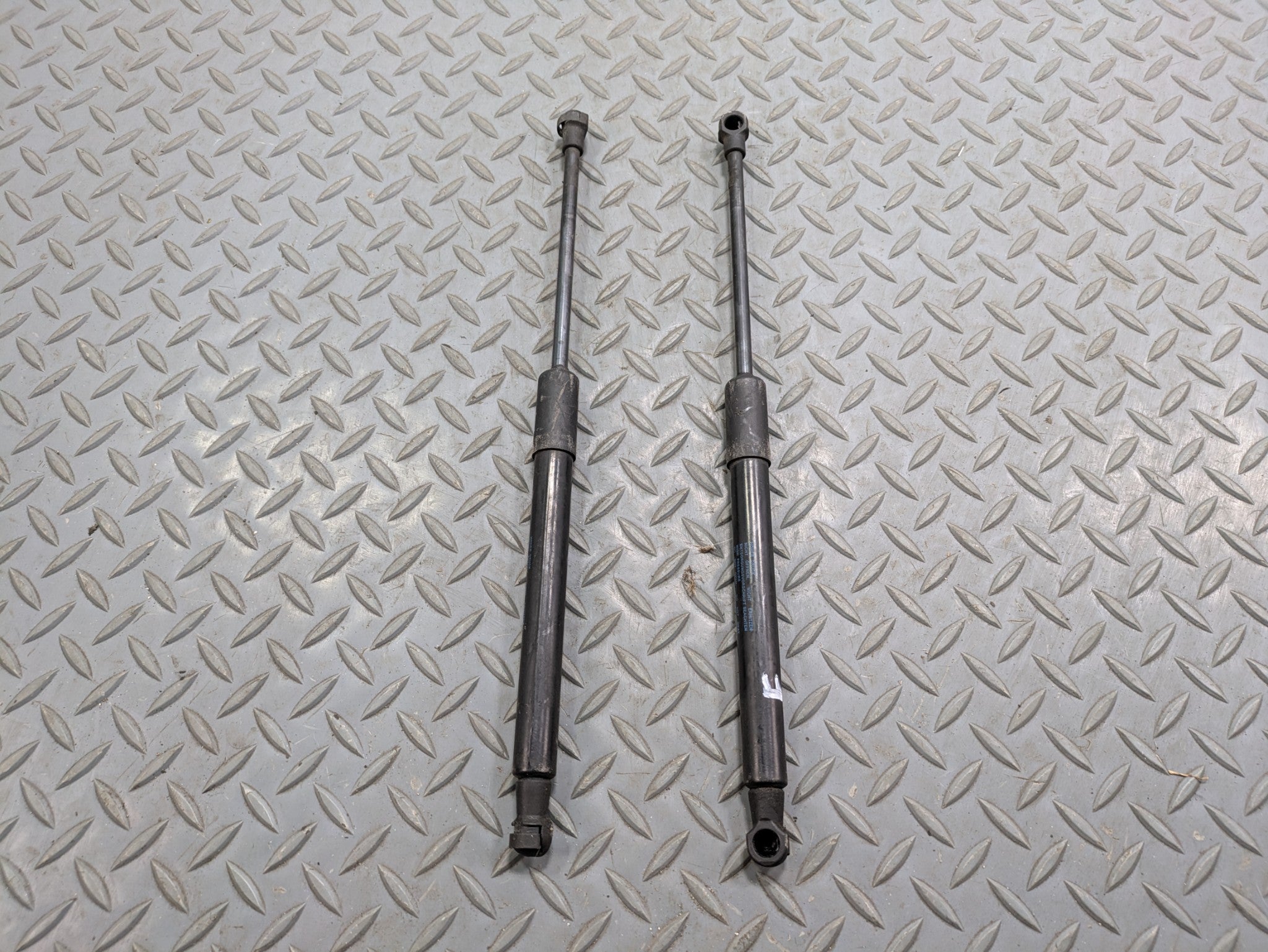 2017 - 2022 OEM AUDI S4 FRONT LEFT AND RIGHT SIDE BOONET HOOD LIFT SUPPORT SET